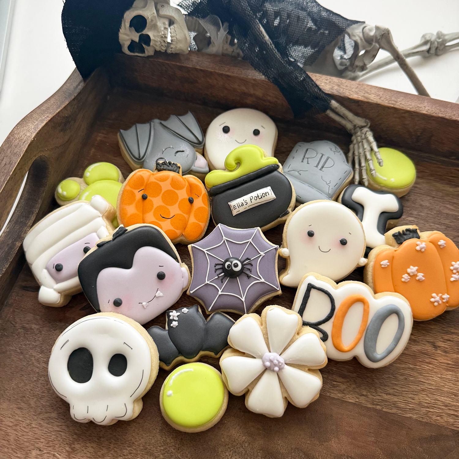 2026_HALLOWEEN_Dozen and a half minis.png