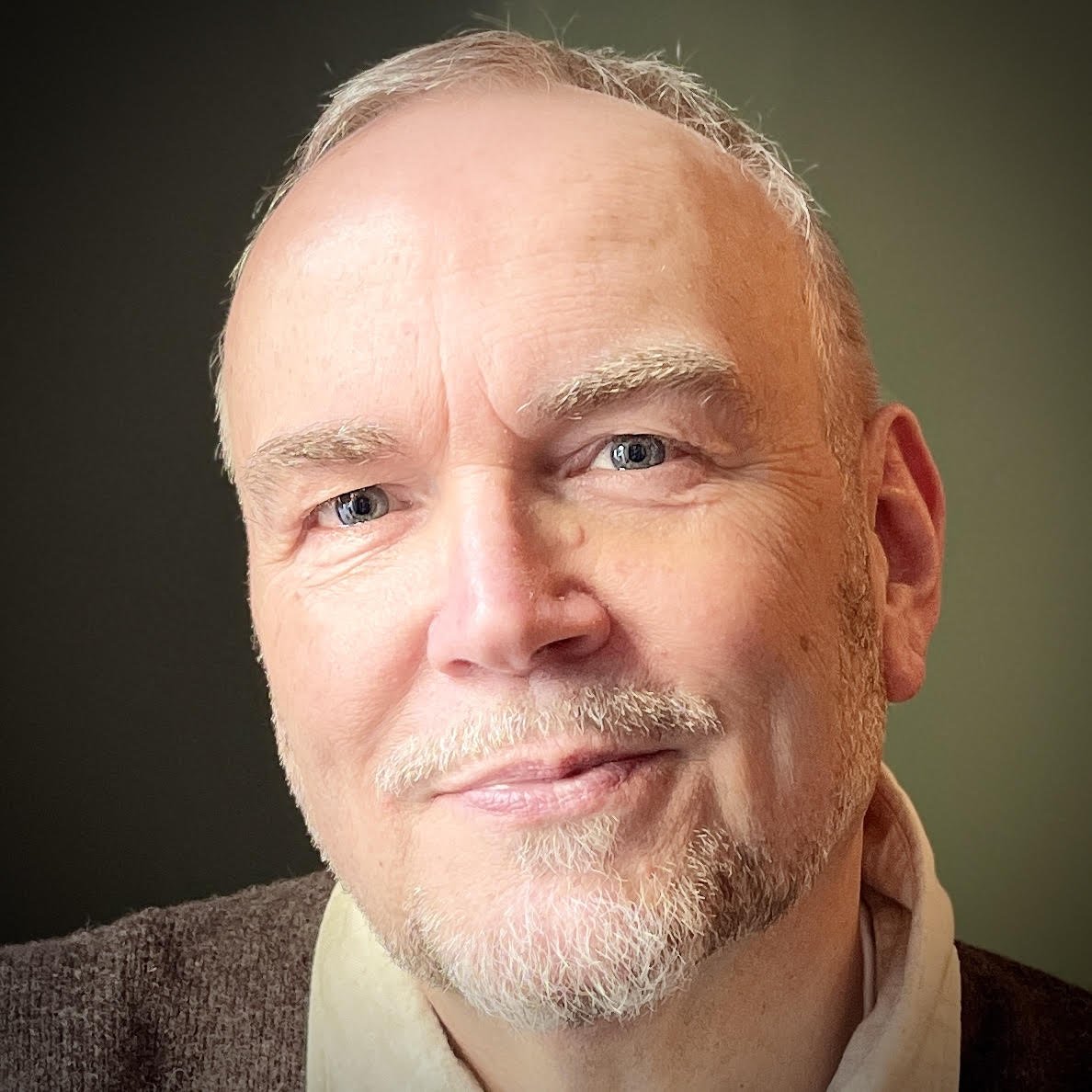 Richard White's professional headshot - Counsellor and Psychodynamic Psychotherapist at The Brixton Practice