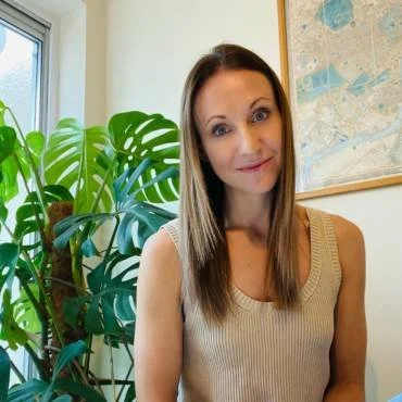 Louise Daly's professional headshot - Integrative Counsellor at The Brixton Practice