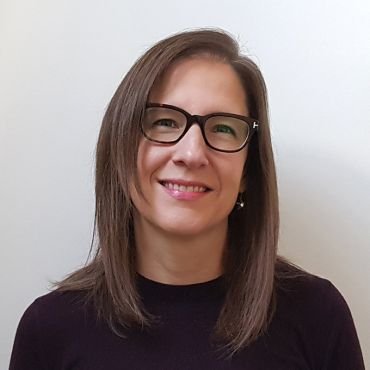 Nina Lochle's professional headshot - Gestalt Psychotherapist at The Brixton Practice