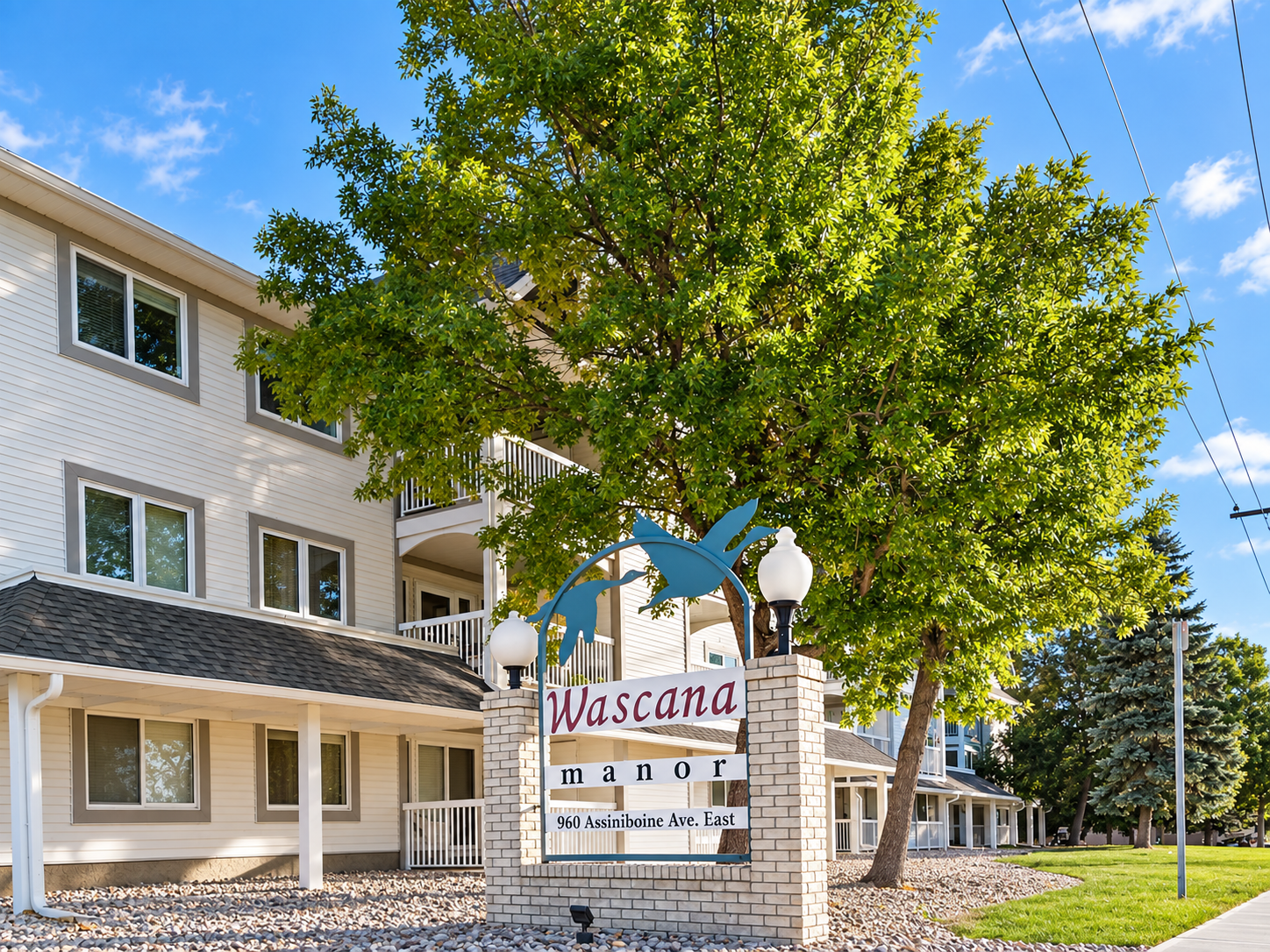 Wascana Manor Entrance on a Sunny Day.png