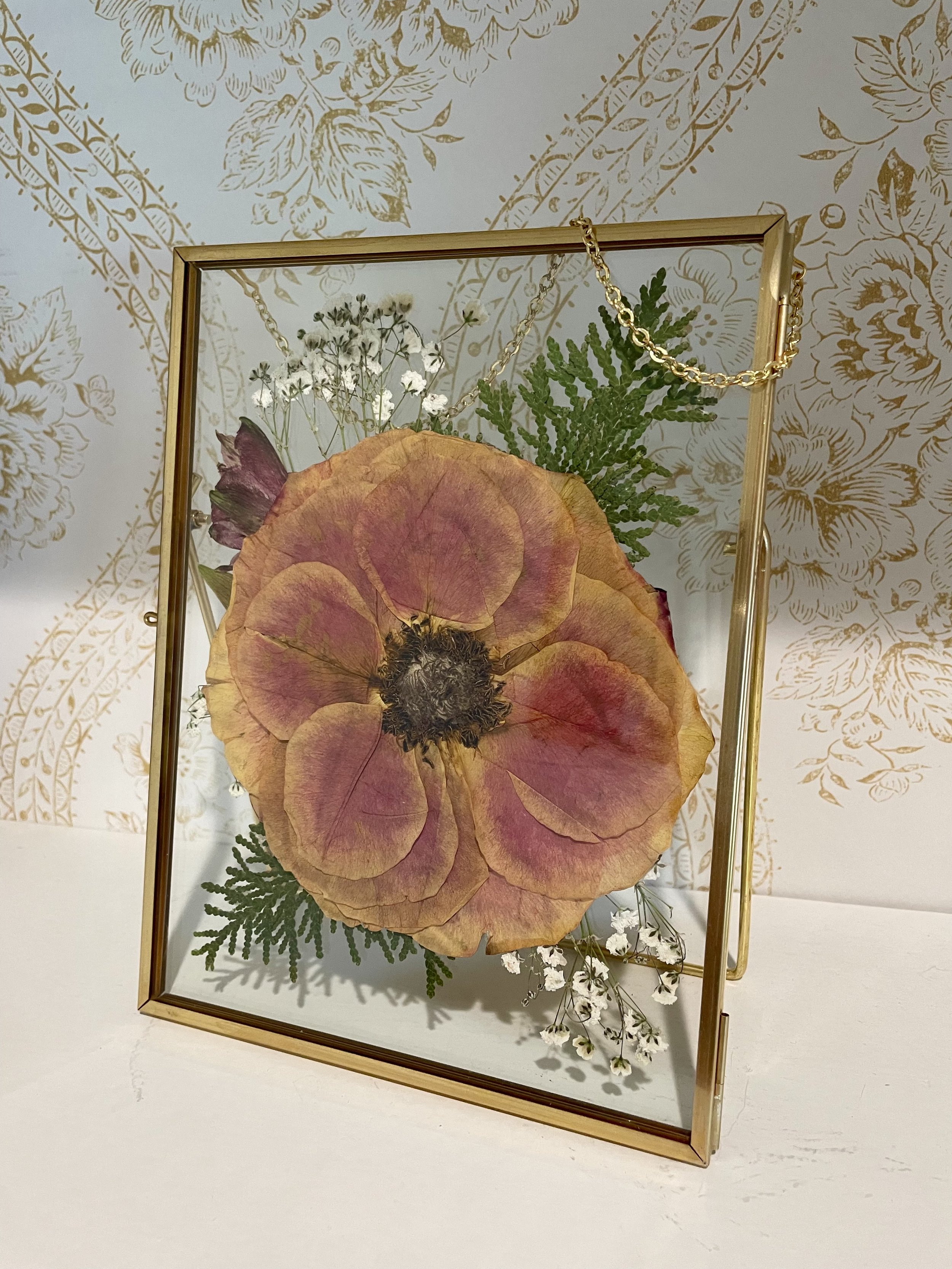 5%22x7%22 Pressed Frame - Gold Metal.jpeg