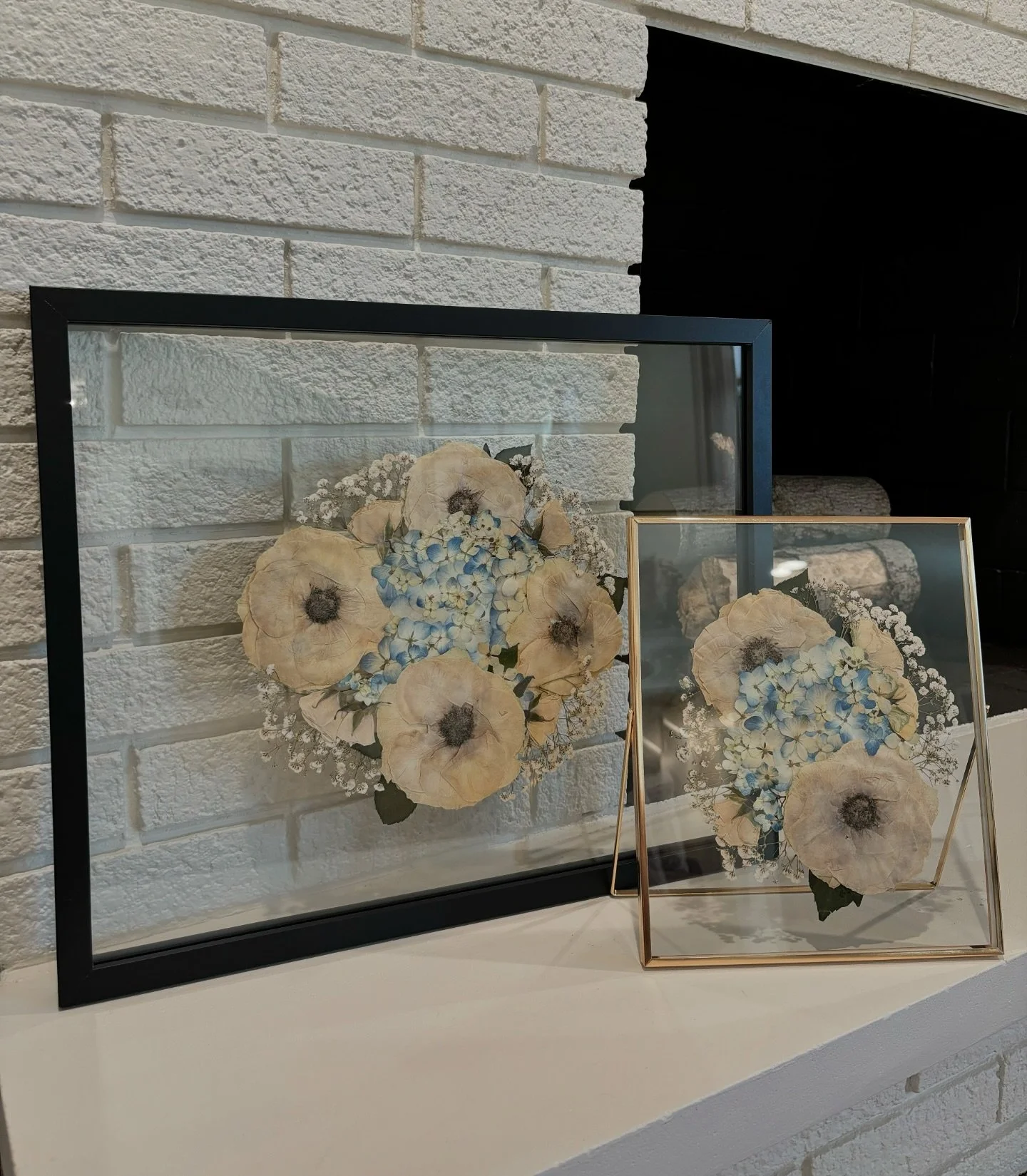 There&rsquo;s just something about blue hydrangeas and white roses. 🩵🤍 

#flowerpreservation #floralpreservation #pressedframe #floralart #bridalbouquet #flowerart #preservedflowers