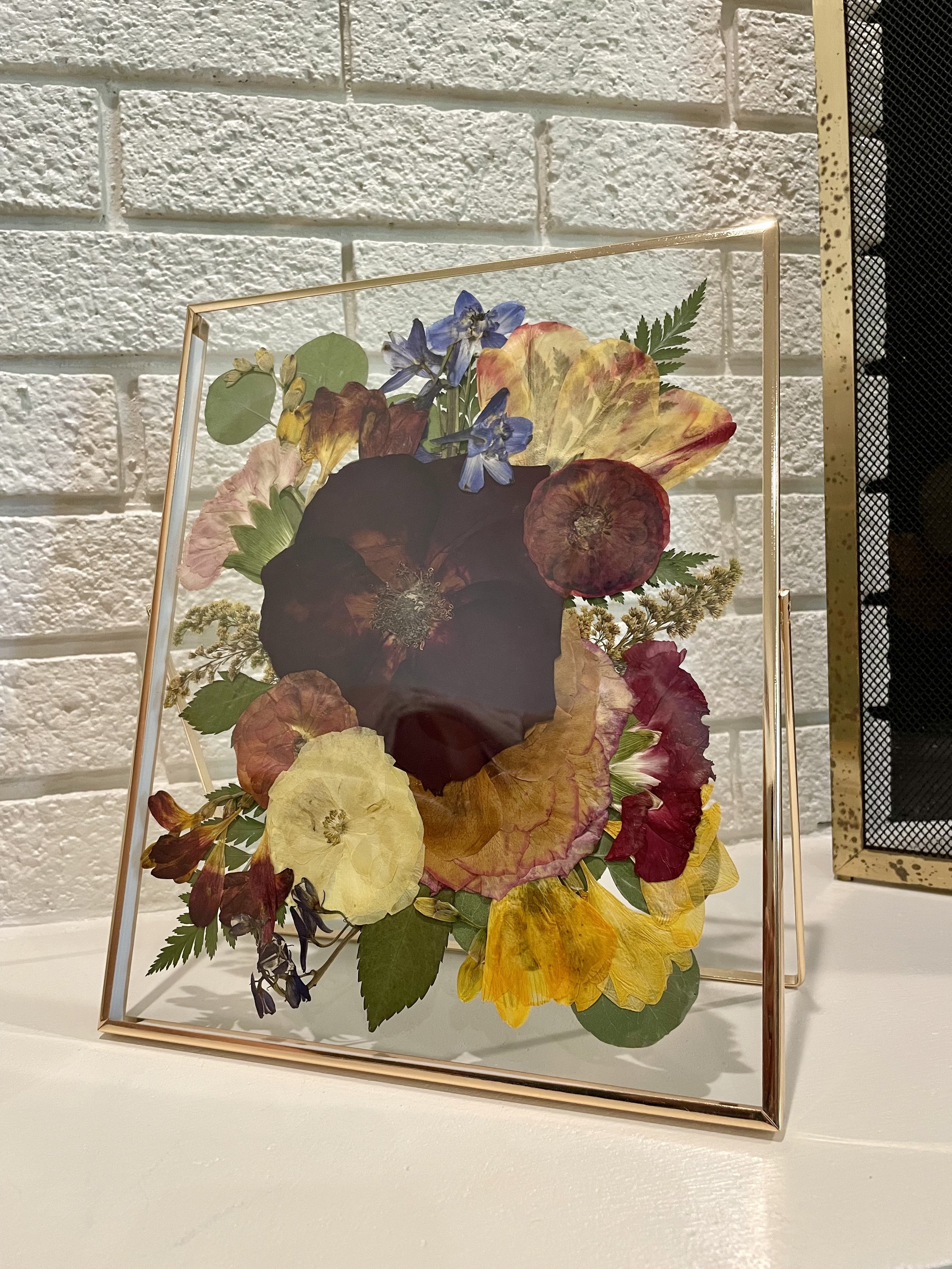8%22x10%22 Pressed Frame - Gold Metal.jpeg