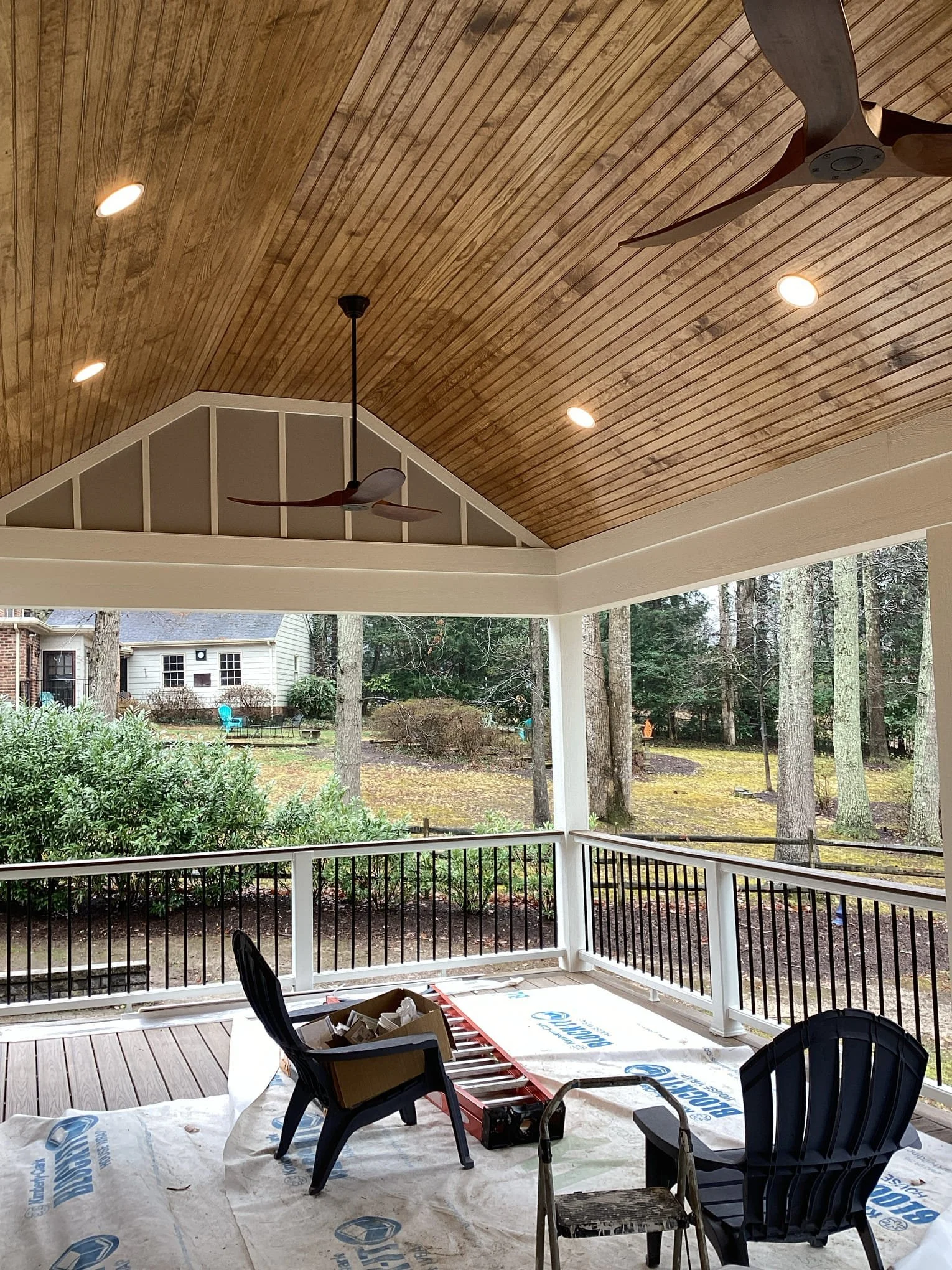 Outdoor porch recessed lighting