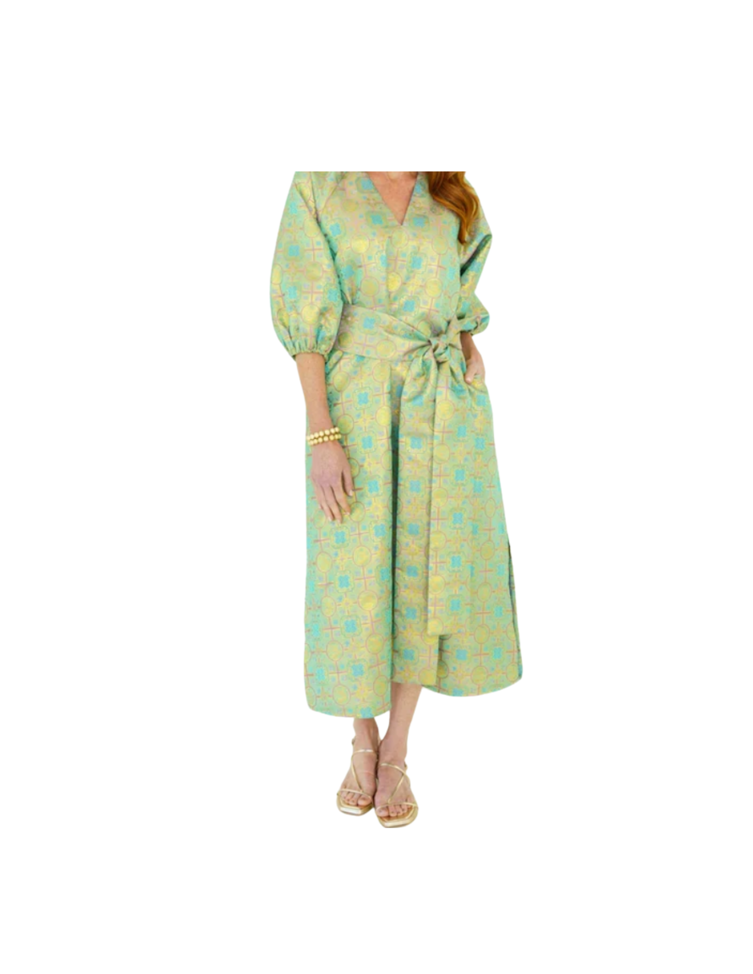 Brand: Caryn Lawn 
Color: Available in purple