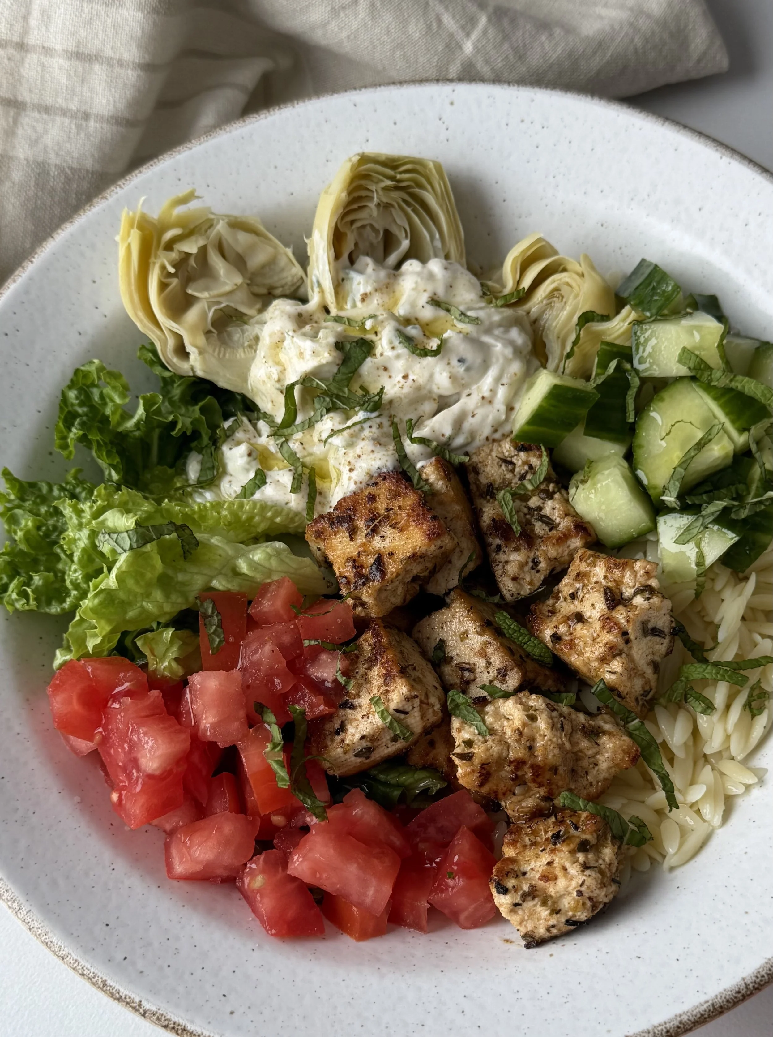 Bols au tofu souvlaki style grec