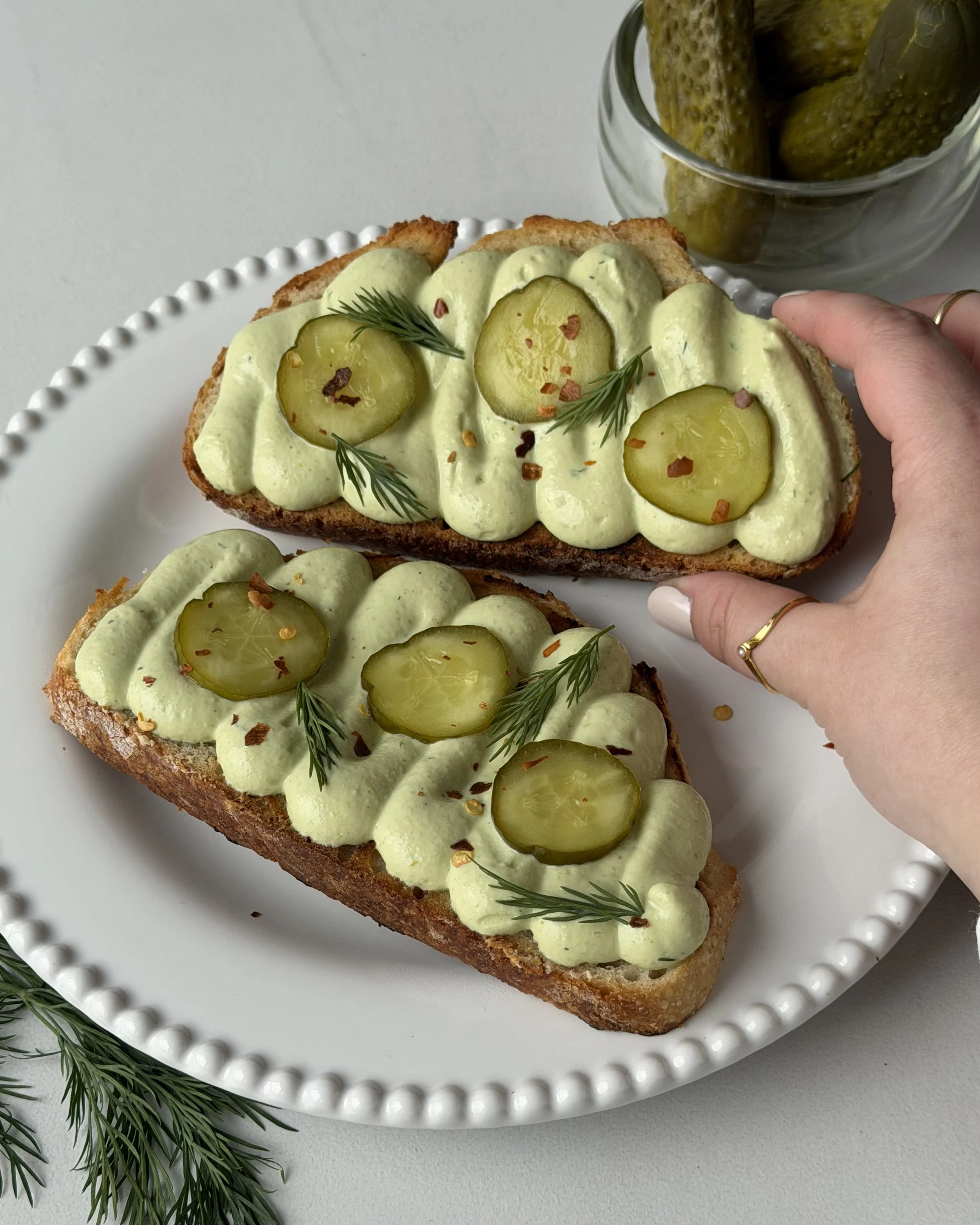 Tartinade de tofu aux cornichons épicés