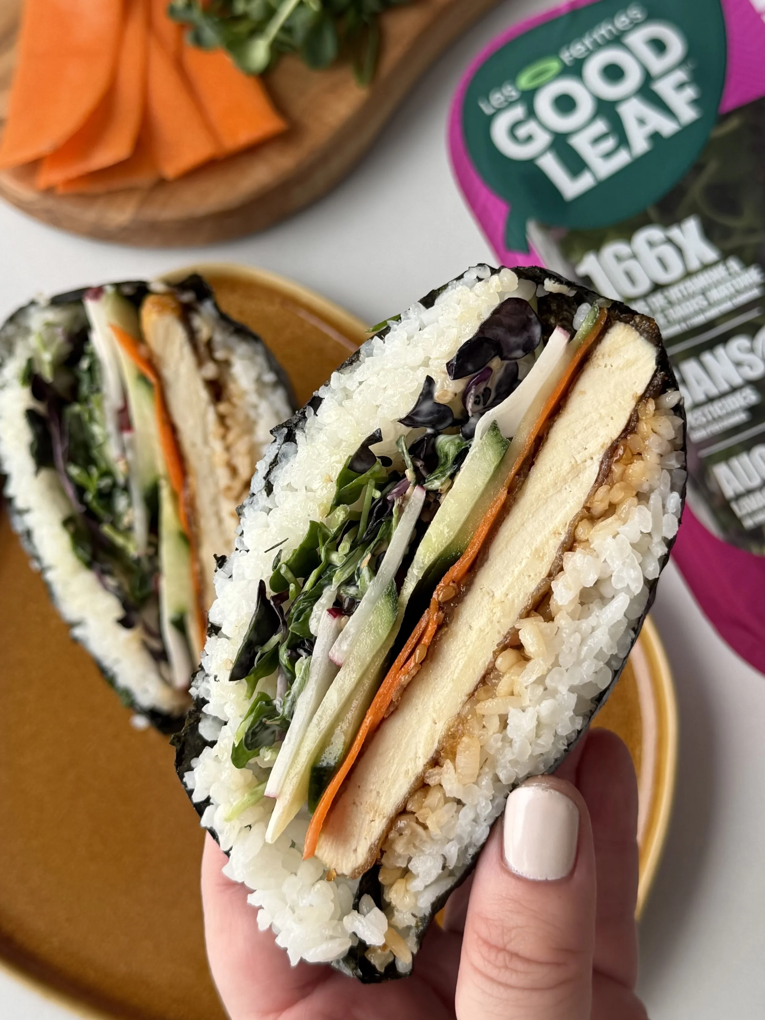 Sandwich japonais au tofu teriyaki Onigirazu 