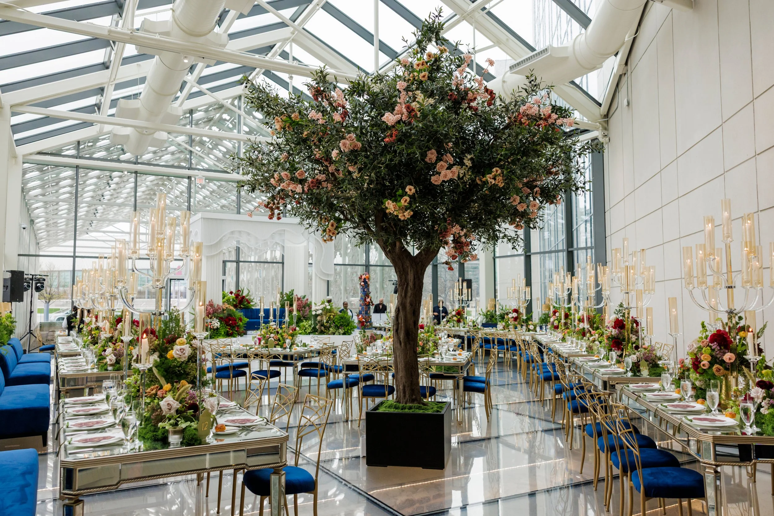 Modern Luxury Garden Wedding at New Fort Hall, Hotel X Toronto