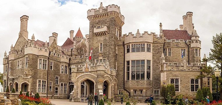 CASA LOMA WEDDING : WHY Why IT’S PERFECT FOR DESTINATION COUPLES 