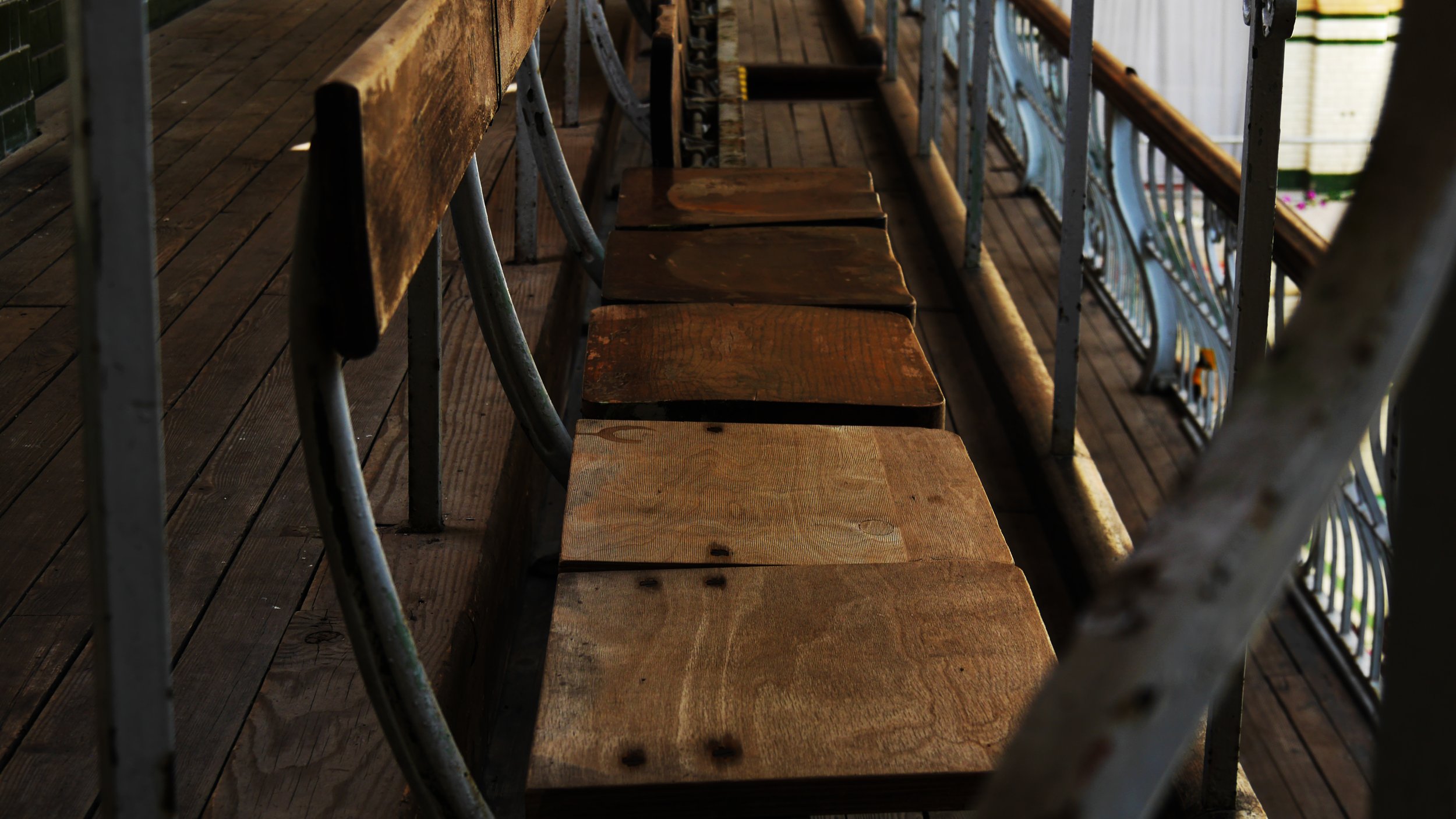 benches1.jpg