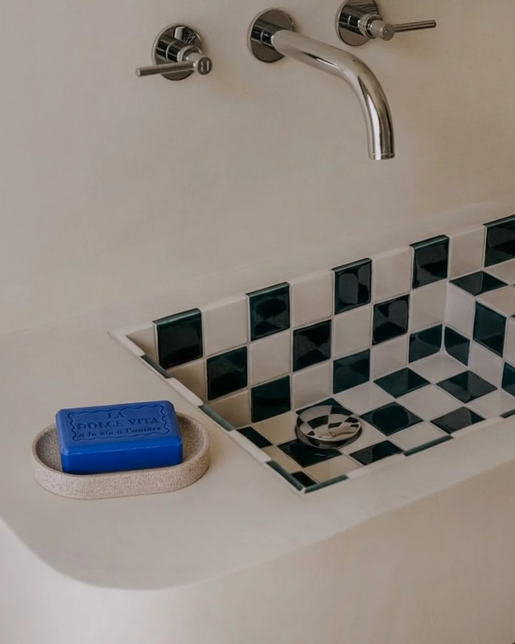 Habillez joliment votre salle de bain, avec le savon bio Manarola, fabriqu&eacute; dans le sud de la France &agrave; Marseille 🫧