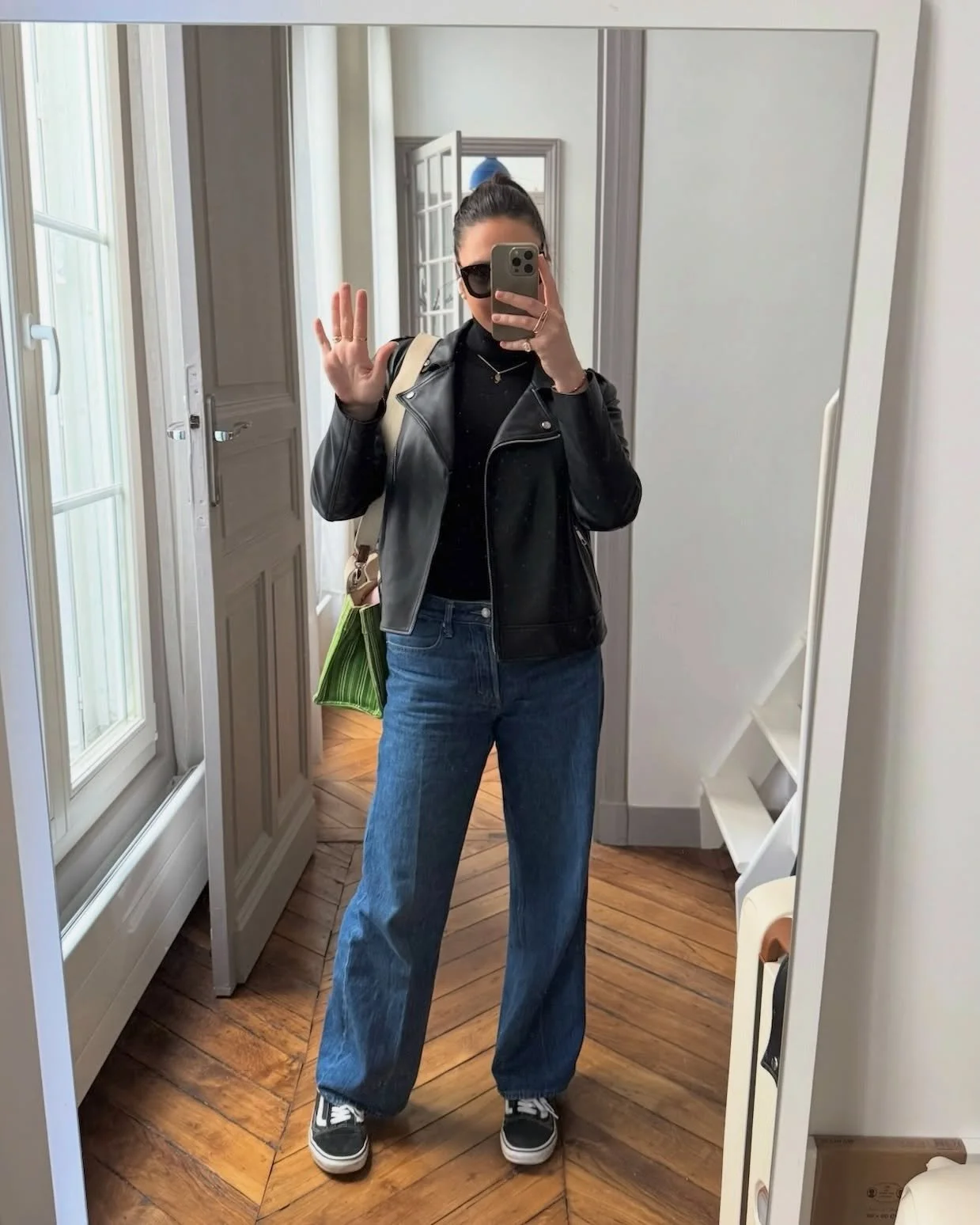 ✌🏼Je passe une petite t&ecirc;te par ici parce que finalement c&rsquo;est ce que vous pr&eacute;f&eacute;rez. alors que moi je n&rsquo;aime pas &ccedil;a. De mon c&ocirc;t&eacute;, je ne m&rsquo;y retrouve pas vraiment. Je suis tr&egrave;s, tr&egrav