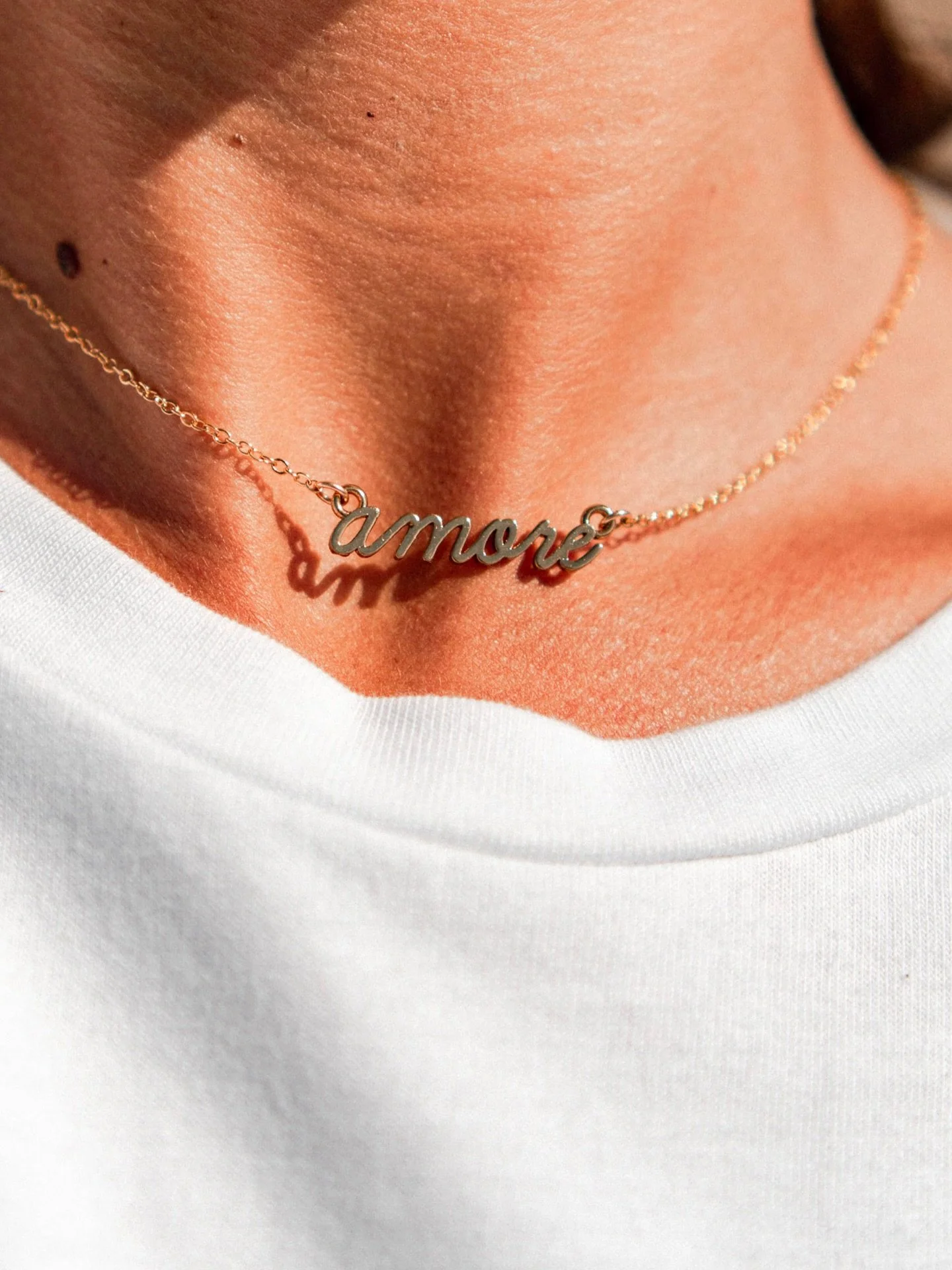 Plus que 2 colliers en or amore disponibles 🤍
