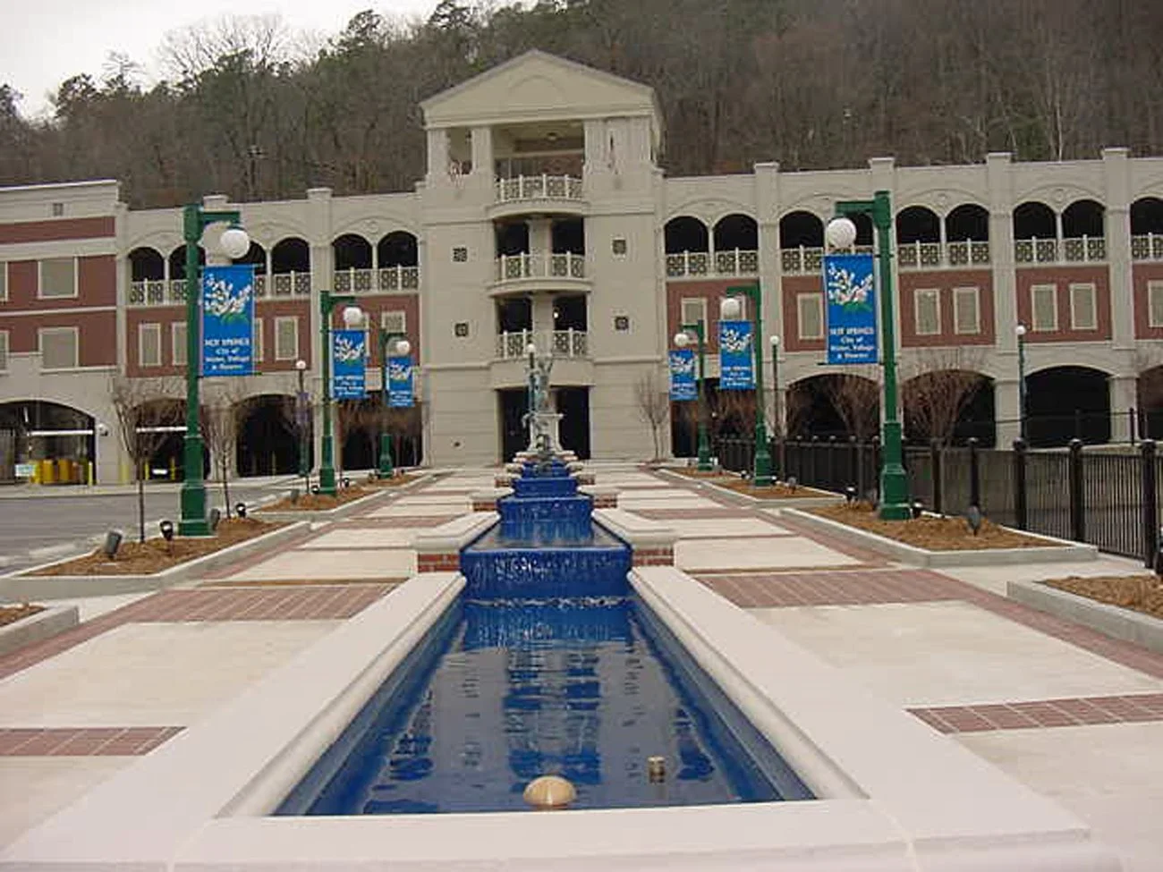 hot_springs_parking_2.jpg