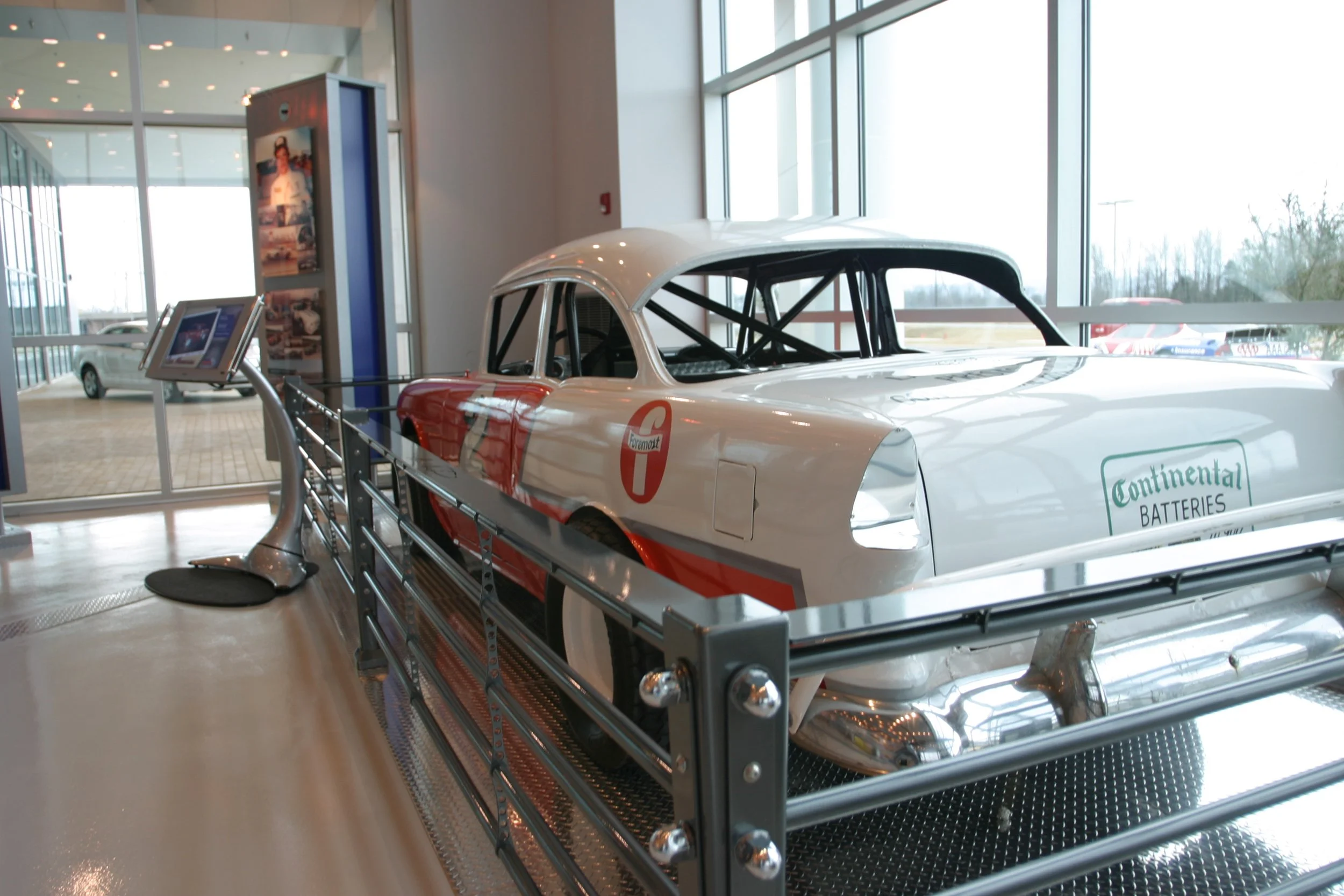 Mark-Martin-Ford-Dealership101.jpg