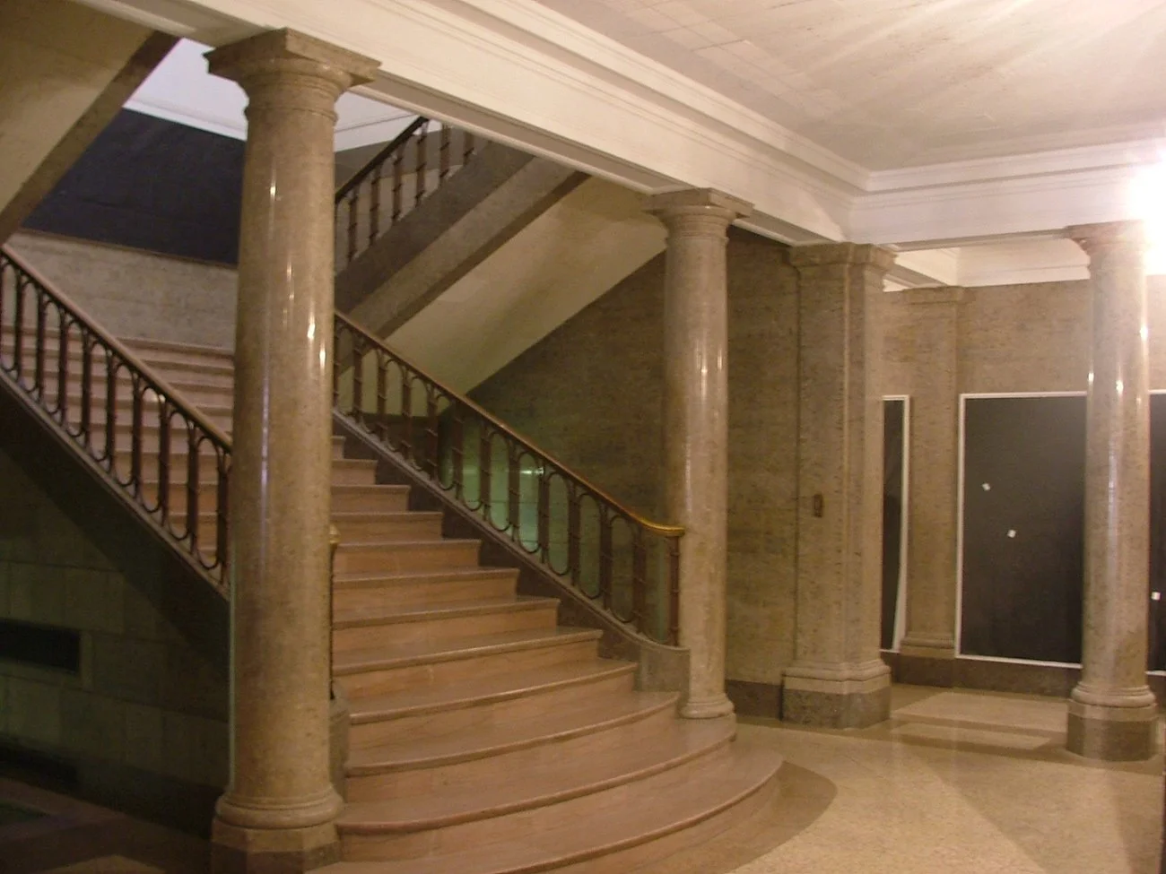 vol_walker_interior_1.jpg