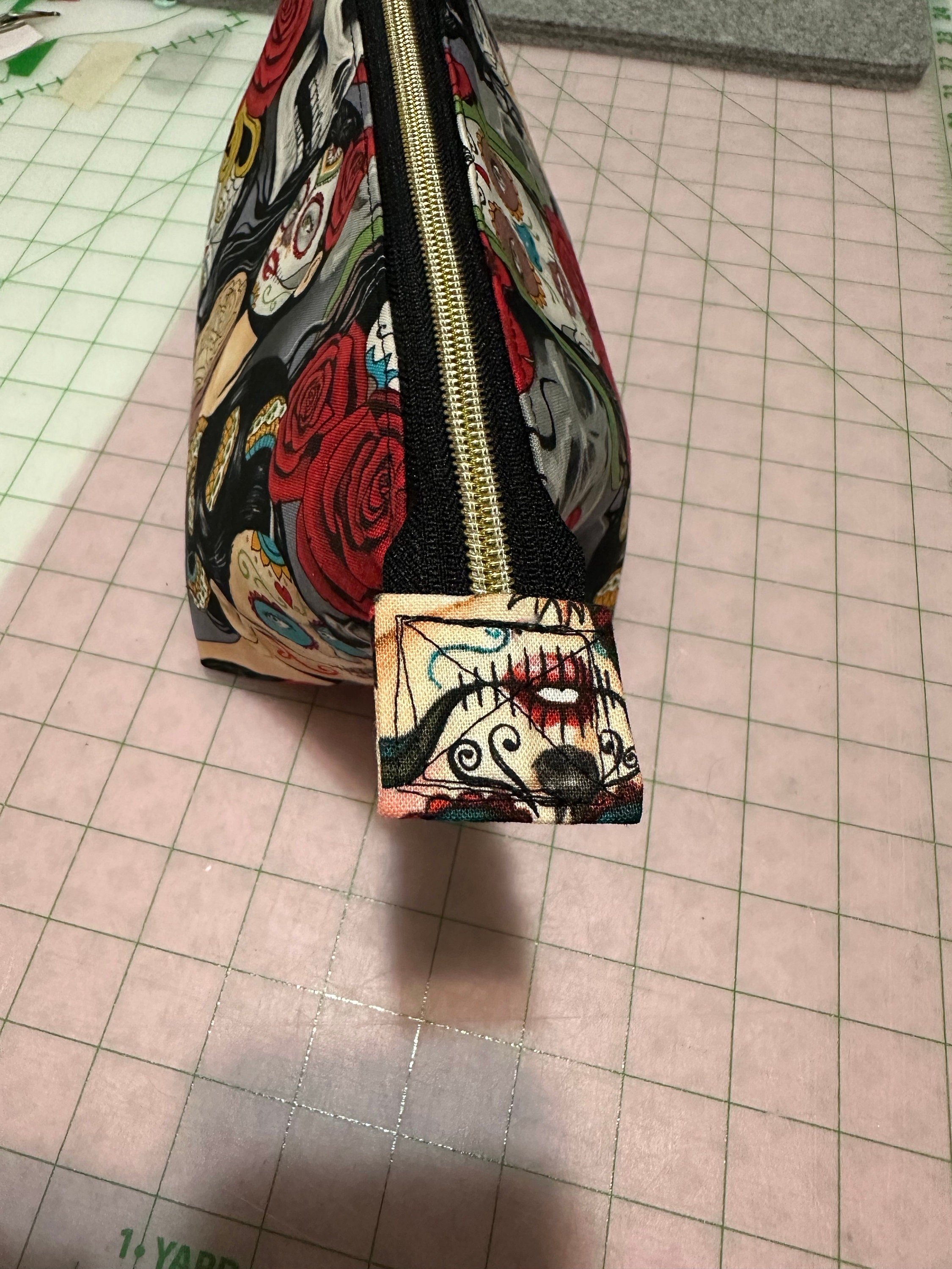https://i.etsystatic.com/5966157/r/il/547f1a/5531646802/il_fullxfull.5531646802_qwzs.jpg