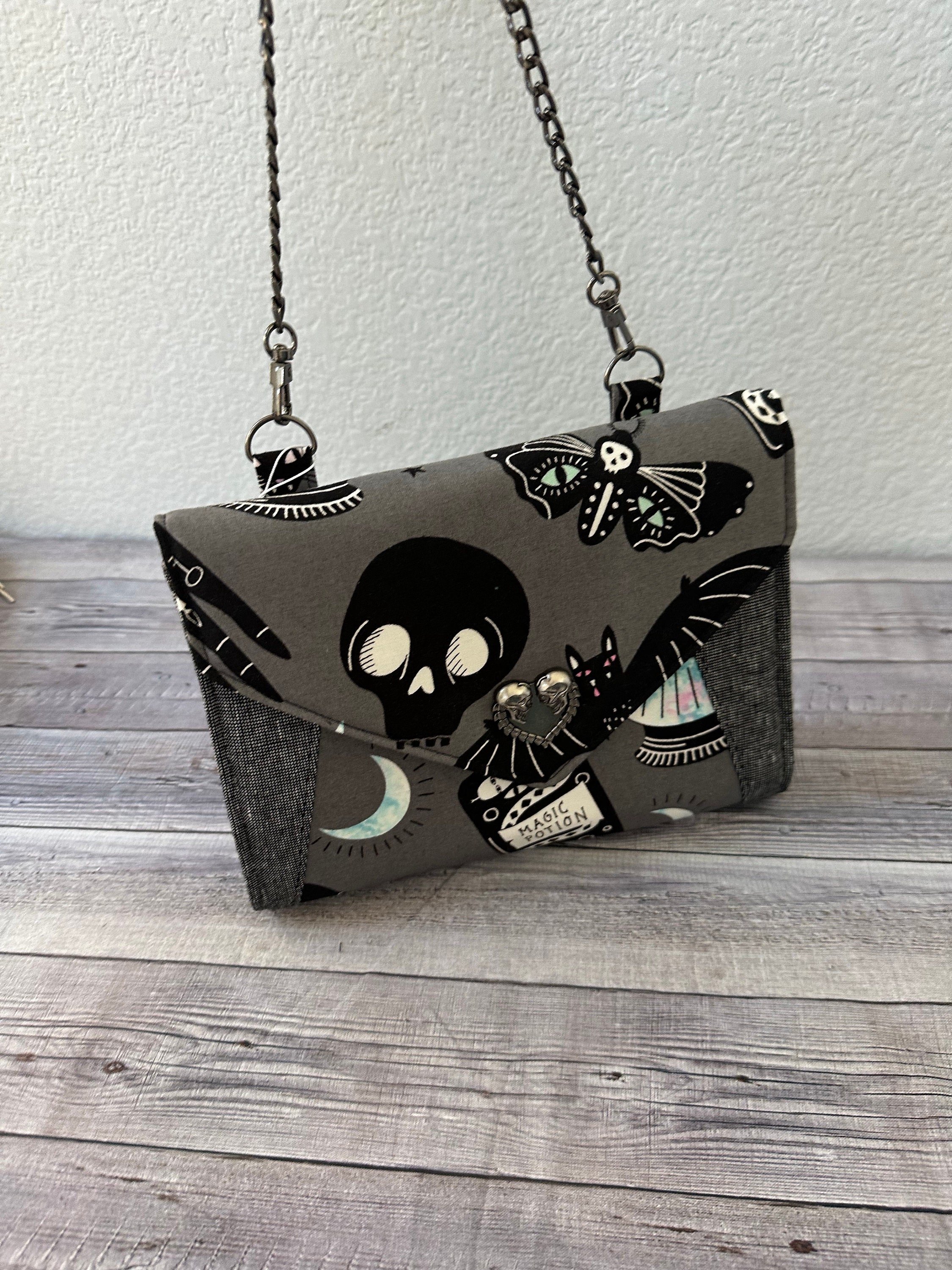 https://i.etsystatic.com/5966157/r/il/e49184/5553779791/il_fullxfull.5553779791_5upp.jpg