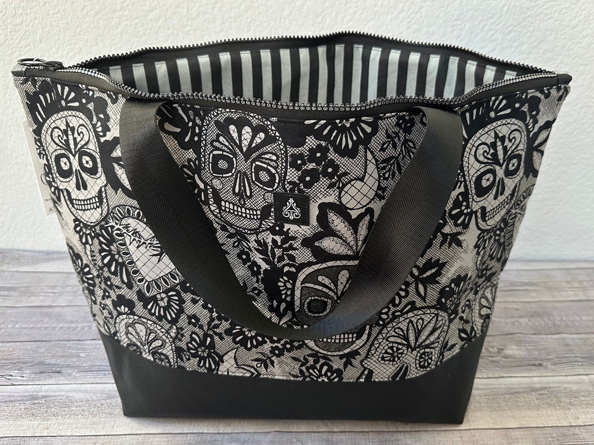 https://i.etsystatic.com/5966157/r/il/9d4027/5505683546/il_fullxfull.5505683546_a56w.jpg