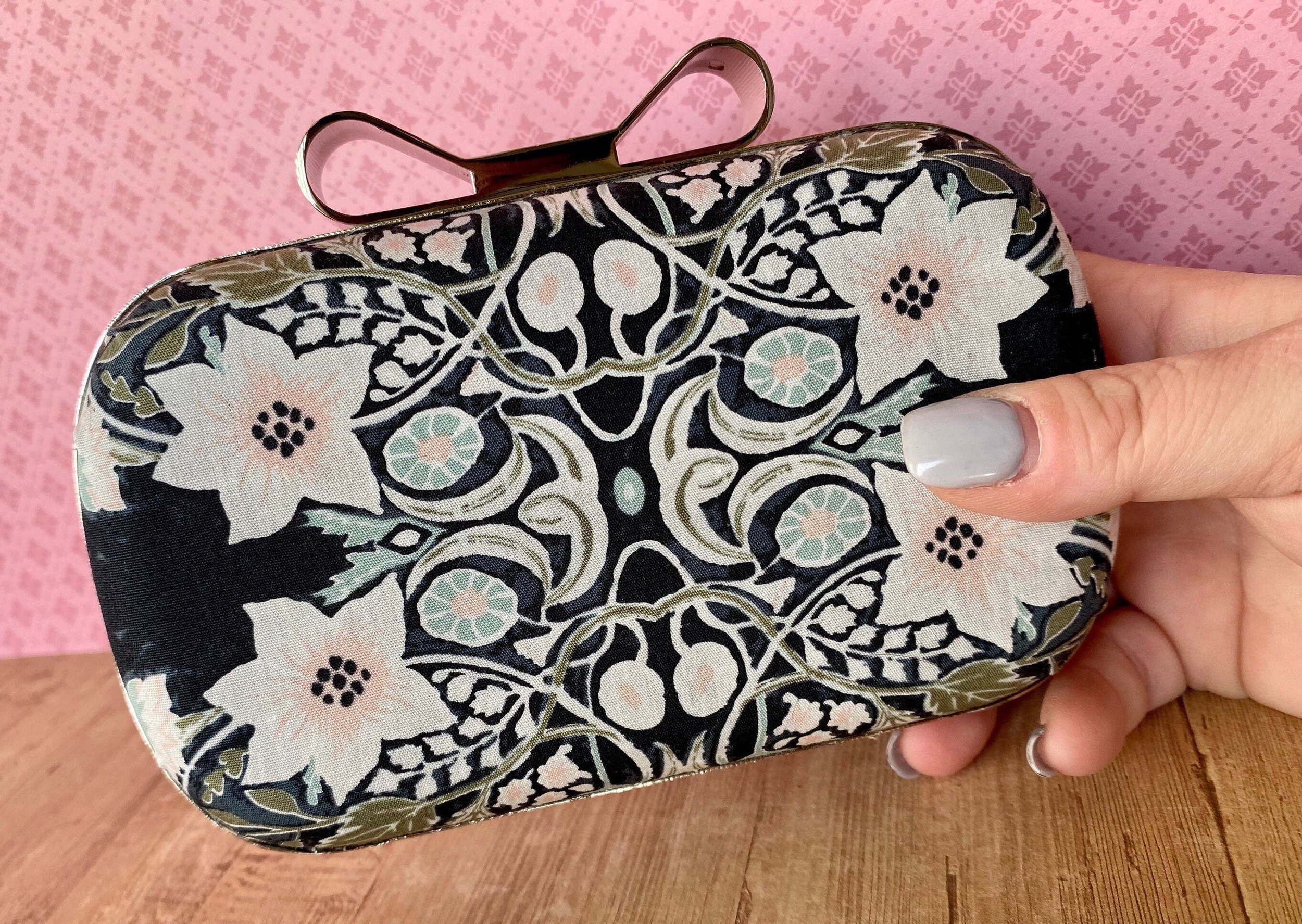 https://i.etsystatic.com/5966157/r/il/8851b7/2785283004/il_fullxfull.2785283004_csg0.jpg