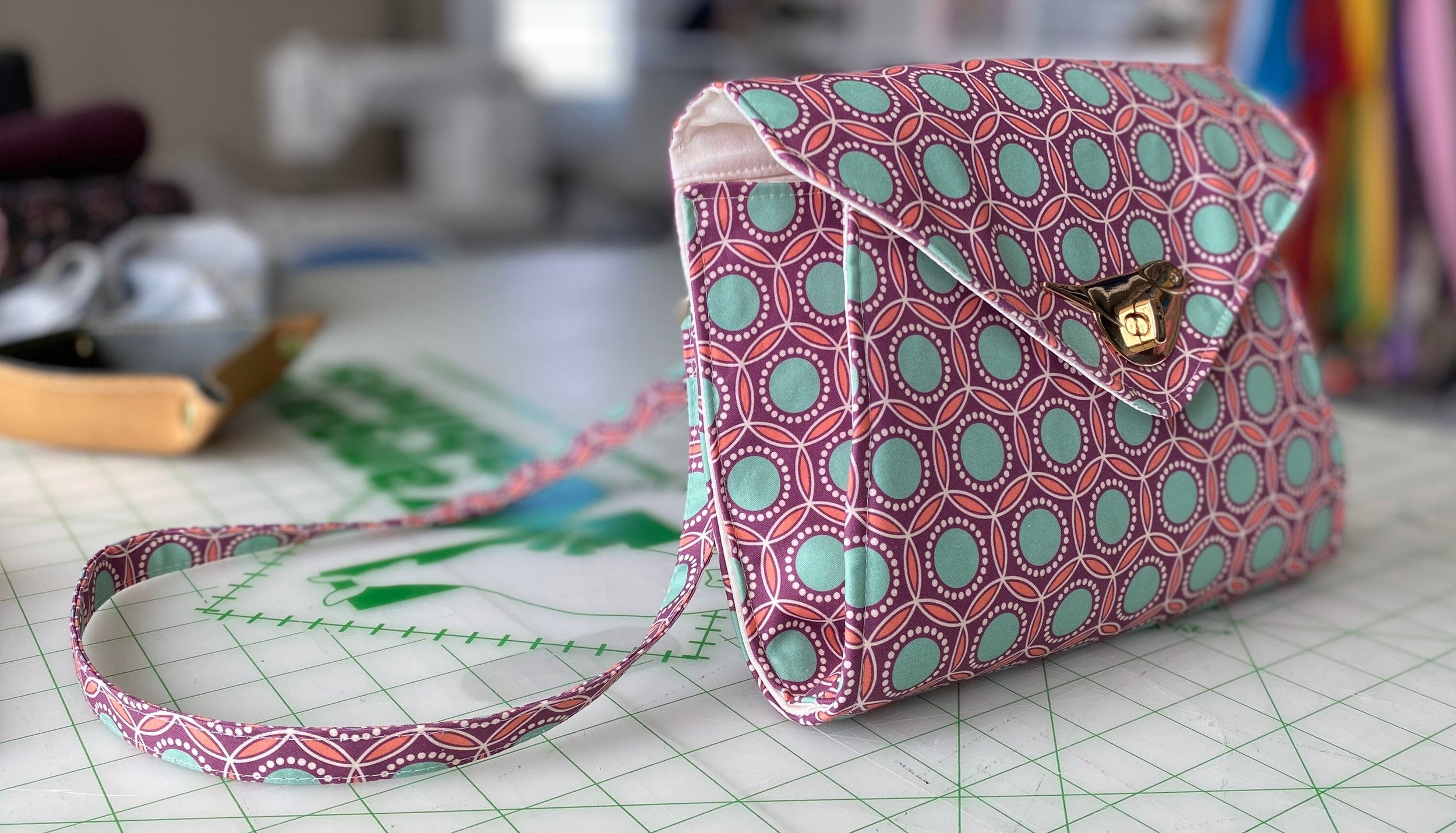 https://i.etsystatic.com/5966157/r/il/dd5ed1/2548833177/il_fullxfull.2548833177_r03l.jpg