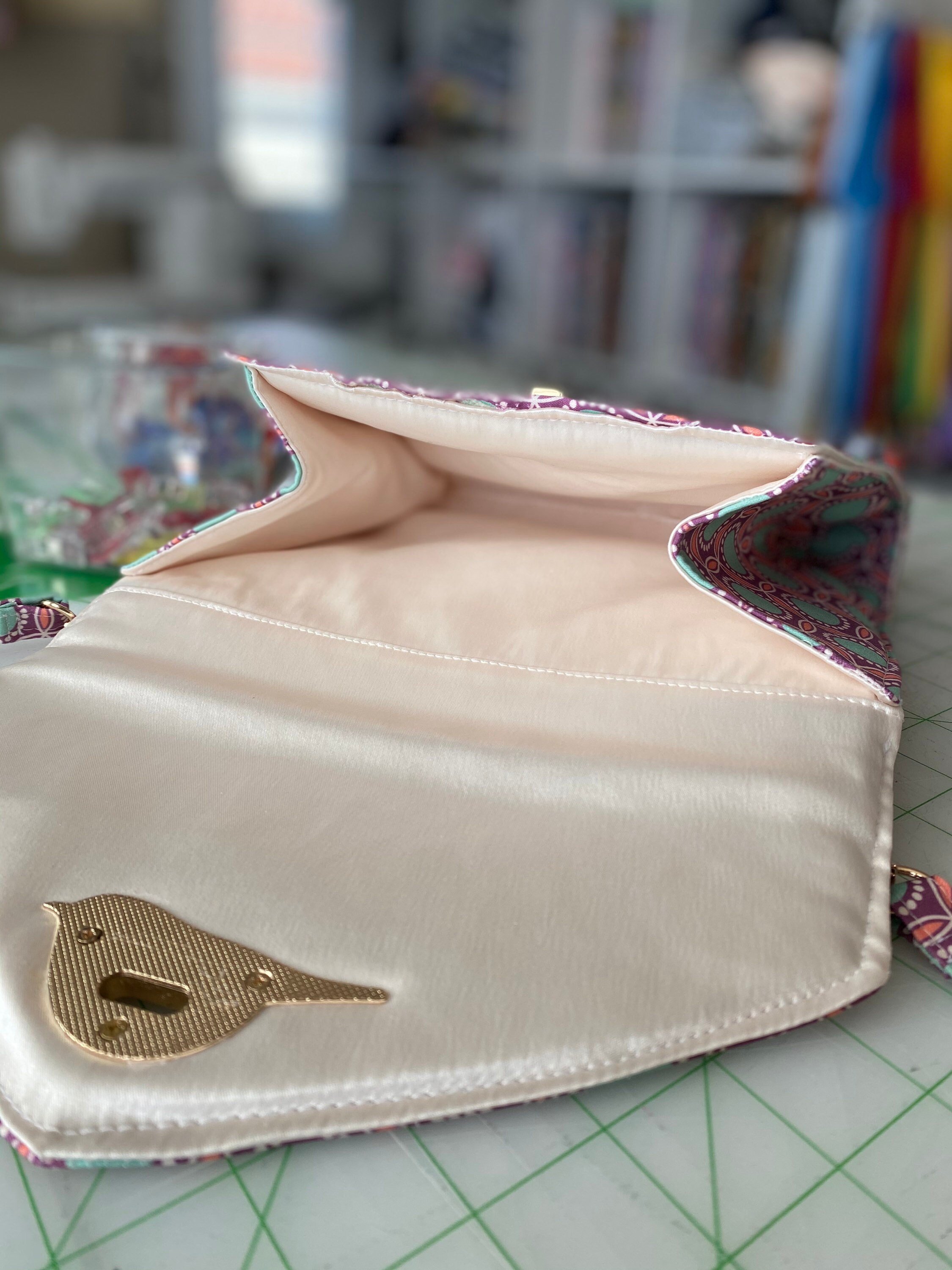 https://i.etsystatic.com/5966157/r/il/ae01c3/2548833207/il_fullxfull.2548833207_8xsf.jpg