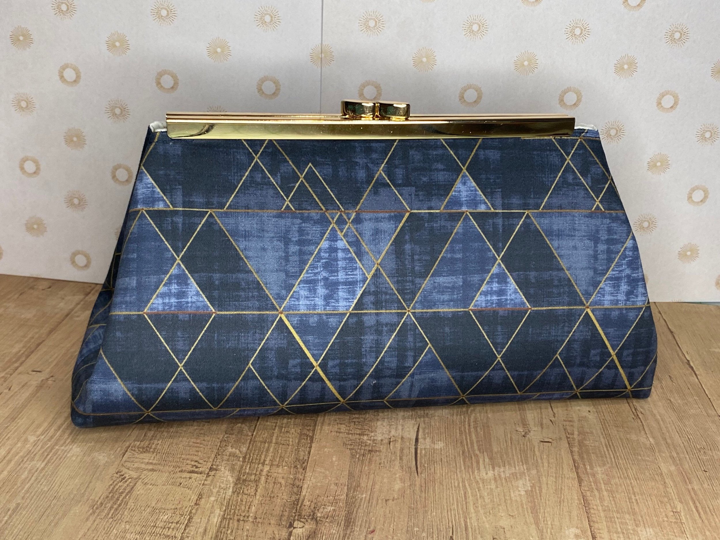 https://i.etsystatic.com/5966157/r/il/b3ea35/356942721/il_fullxfull.356942721_l3y9.jpg