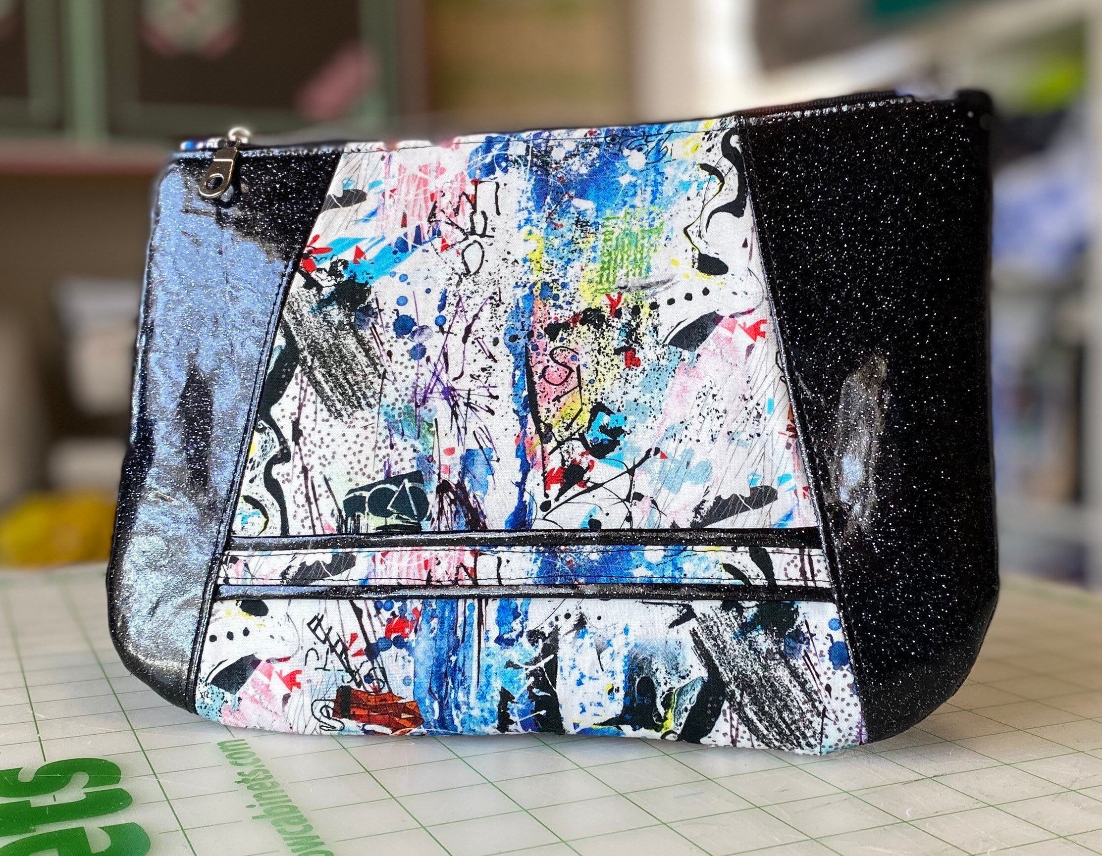 https://i.etsystatic.com/5966157/r/il/8530f3/2701208979/il_fullxfull.2701208979_pvev.jpg