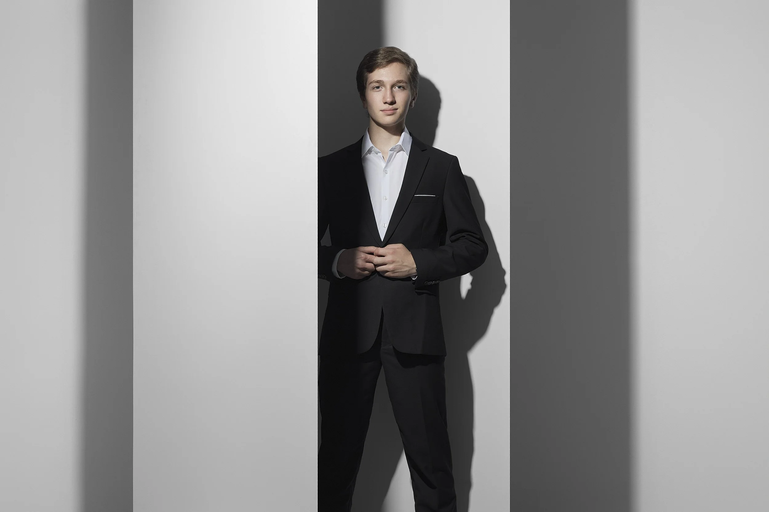 018 - Owen Cody - MCHS 2024 - 58023 - BRS - Senior Portrait Photography Portfolio.jpg
