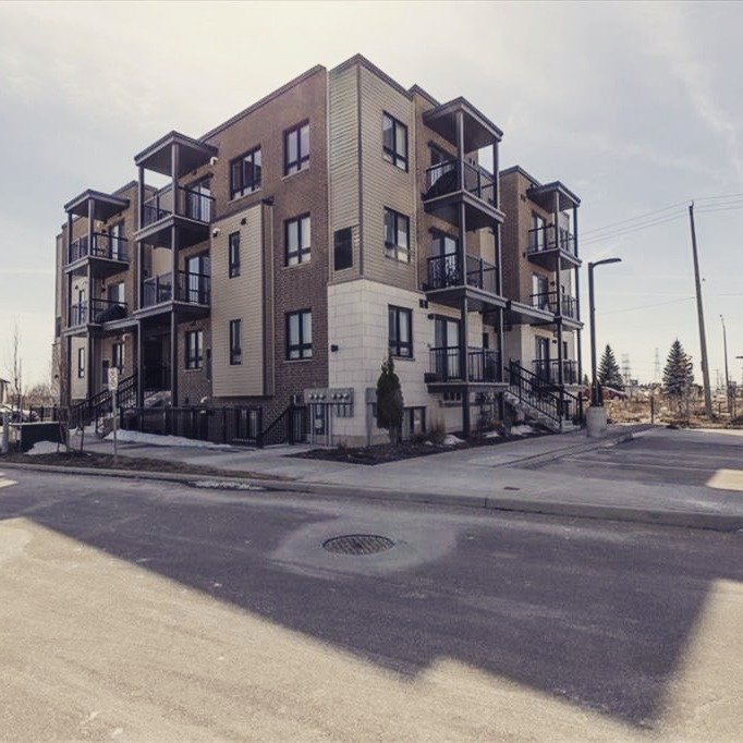 🎉 Welcome Home!

So excited for my clients who just got the keys to their beautiful new place!

This bright and spacious unit offers the perfect blend of style and function&mdash;with an open-concept layout, carpet-free main areas, and a large kitch