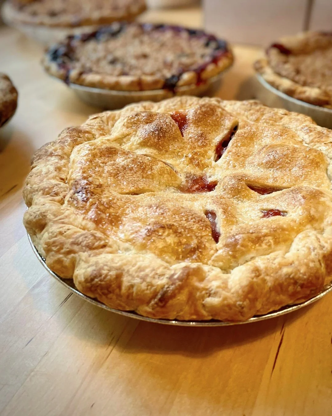 🥖✨ Botanic Bakes &ndash; Last Market of the Season ✨🥧⁠
⁠
Don&rsquo;t miss your chance to stock up this weekend! ⁠
⁠
Treat yourself to pies, loaf cakes, tartlets, and their signature sourdoughs: Traditional, Rosemary &amp; Olive Oil, Multigrain 😍⁠
