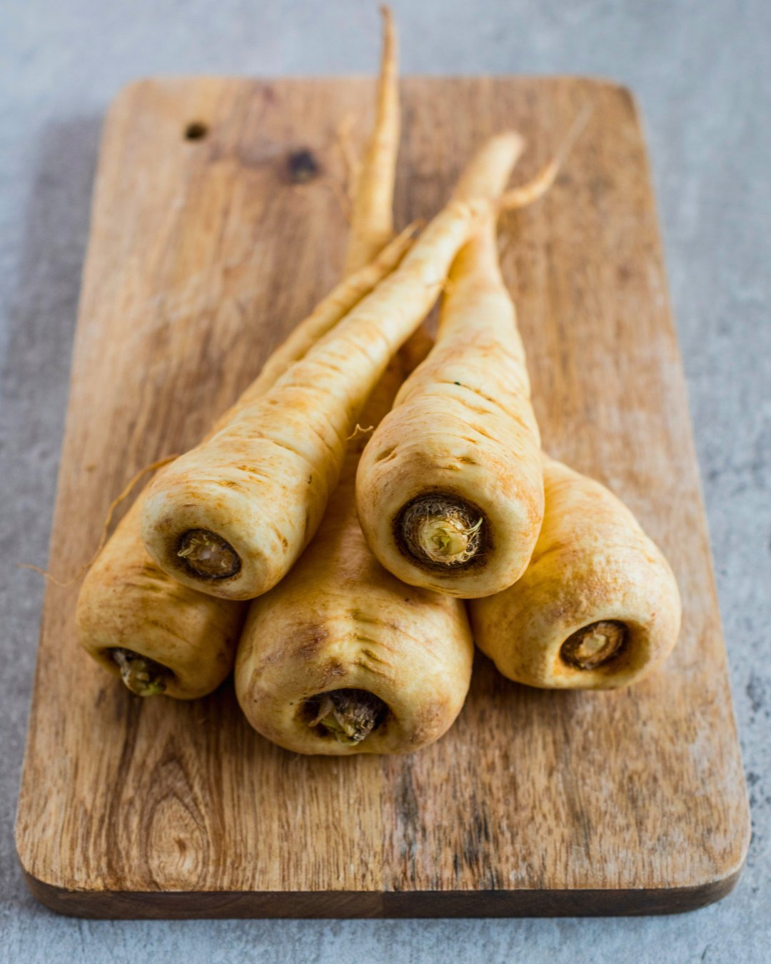 5 Delicious Ways to Use Parsnips This Thanksgiving⁠
⁠
👉 Roasted with Maple + Herbs⁠
Toss with olive oil, rosemary, and a drizzle of maple syrup &mdash; sweet, earthy, and caramelized to perfection.⁠
⁠
👉 Mashed Parsnips⁠
Light, creamy, and slightly 