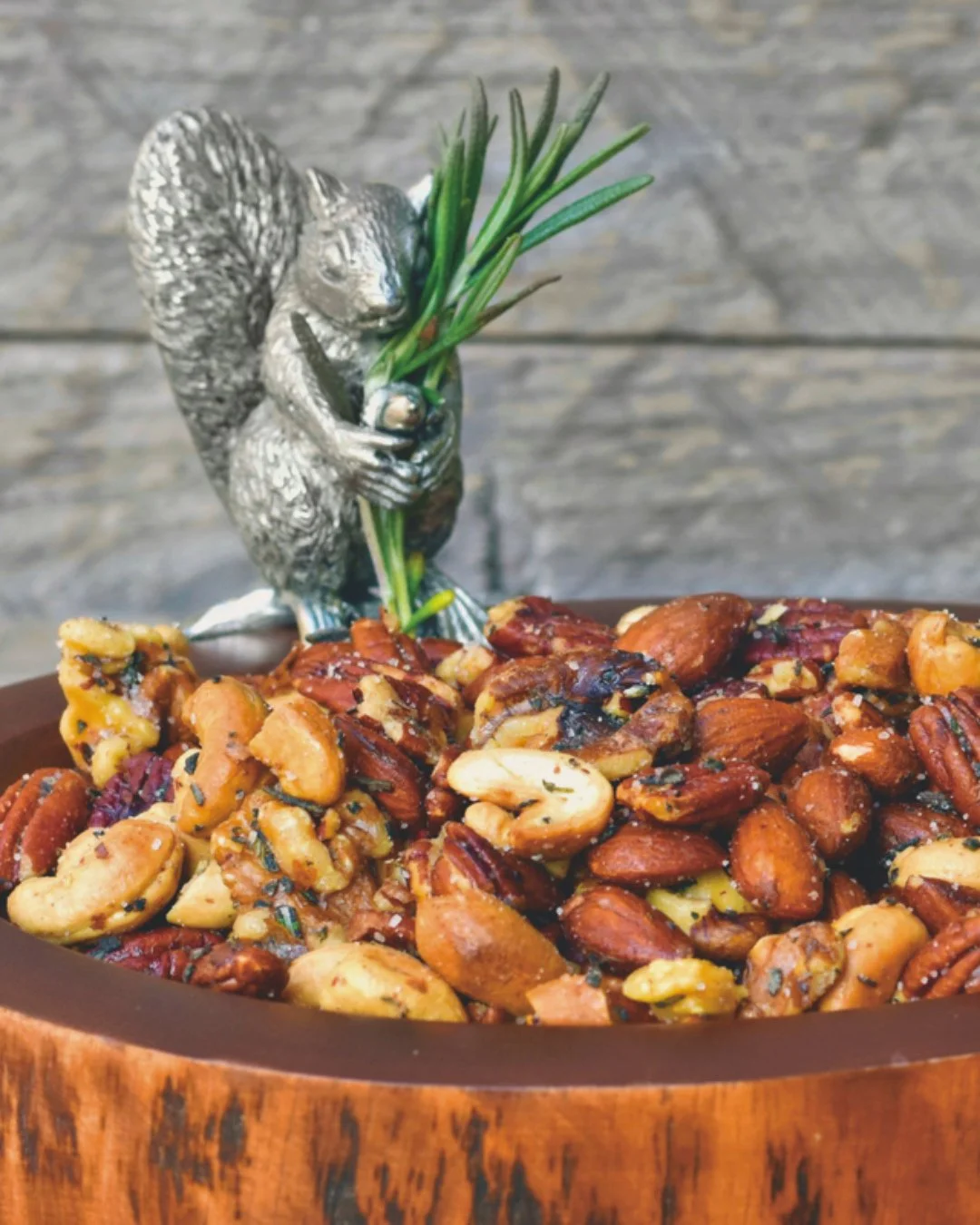 ✨ Make This! Rosemary Roasted Nuts⁠
⁠
Savory and totally irresistible &mdash; these rosemary roasted nuts are the ultimate holiday snack and a perfect gift for your Thanksgiving host.⁠
⁠
All you need is:⁠
⁠
🌿 Fresh rosemary from @WillowWispOrganicFa