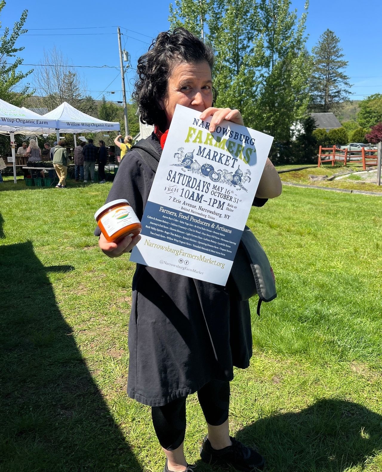 What does Marla from @theheronny shop for at the Narrowsburg Farmers&rsquo; Market? 🌶️⁠
⁠
She loves Soraia&rsquo;s Kitchen&rsquo;s Fire Roasted Red Pepper Sauce!⁠
⁠
@soraiaskitchen is here every Saturday with healthy, delicious prepared foods made w