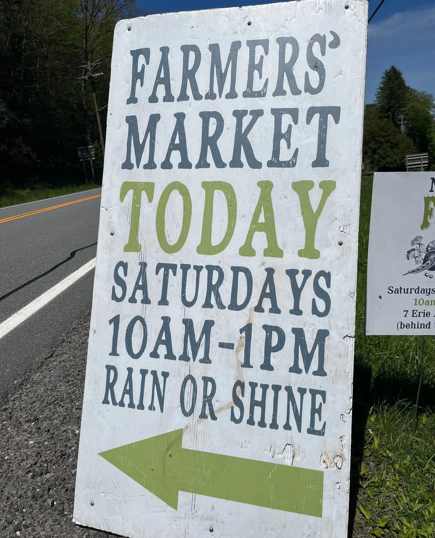 ⬅️ This way to the Narrowsburg Farmers' Market⁠
⁠
🗓 Saturday, June 6⁠
⏰ 10am&ndash;1pm⁠
📍 Behind the Narrowsburg Union, 7 Erie Ave, Narrowsburg, NY⁠