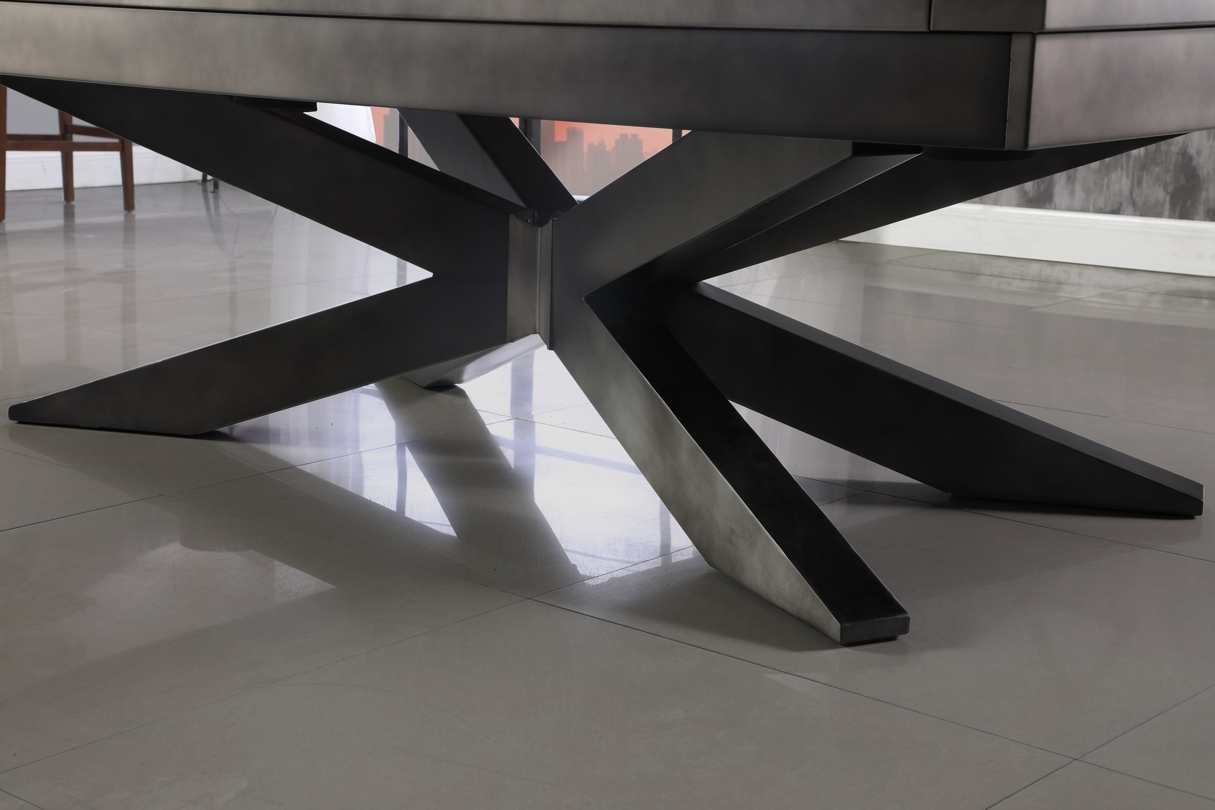 Felix_Gunmetal Grey_LegDTL_Lifestyle.jpg