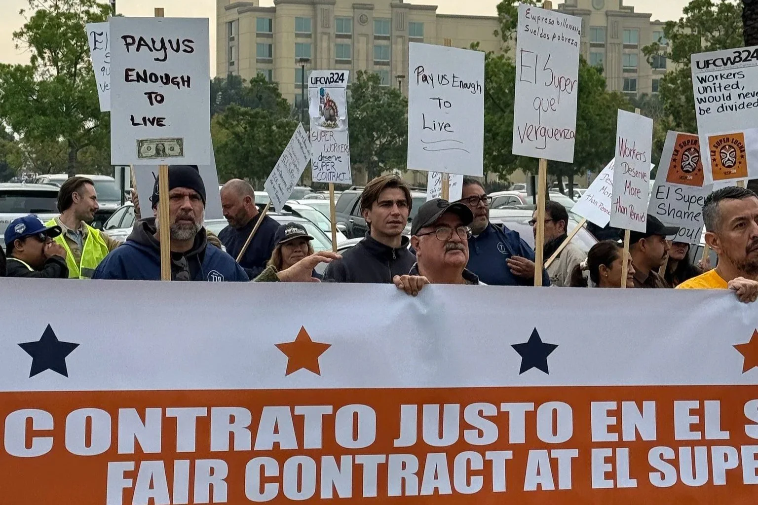 How UFCW Members Are Fighting for Immigration Protections in Union Contracts