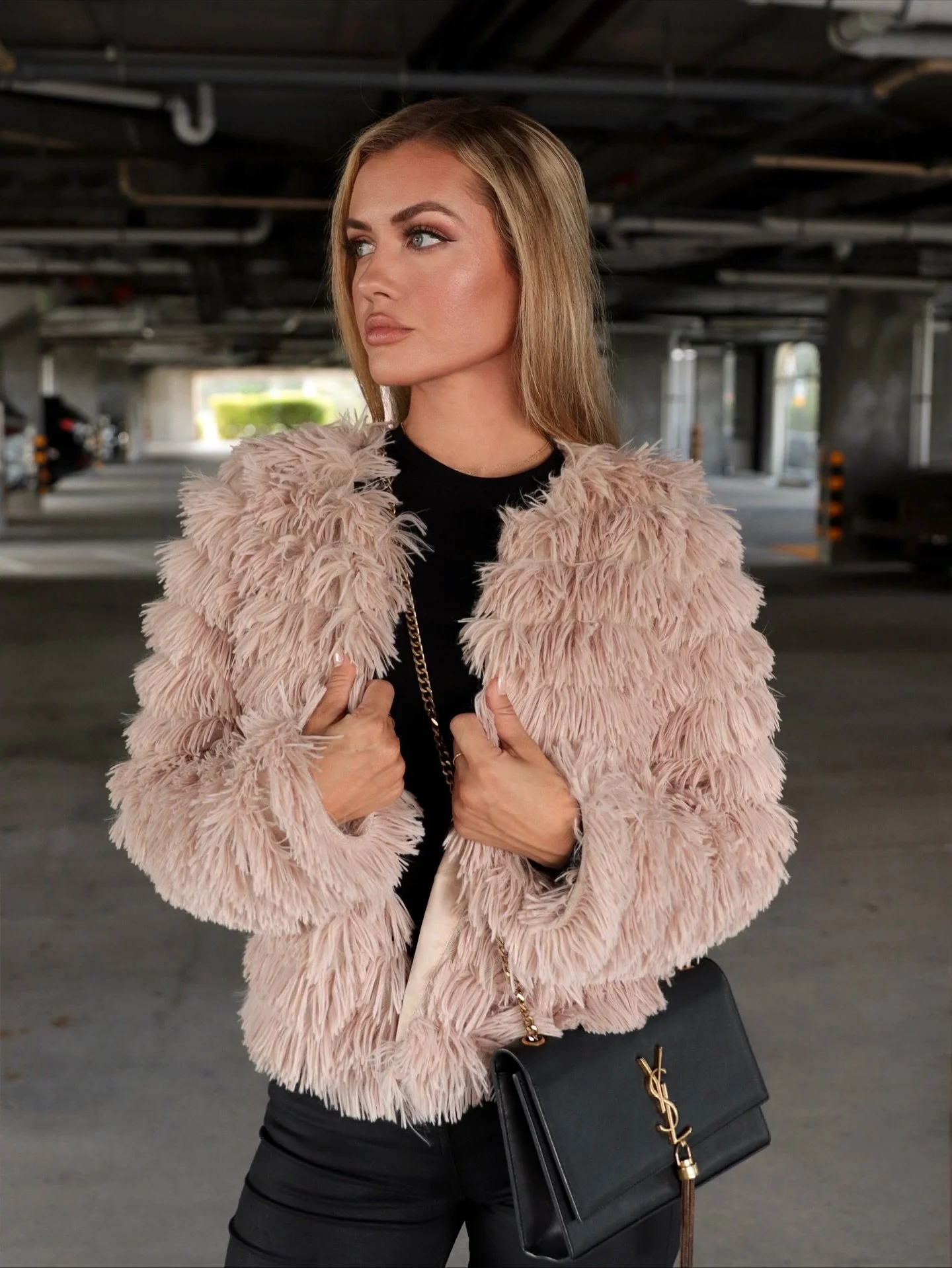 Selah and I are enjoying the cooler weather @mintii.co @thesnuggitsac