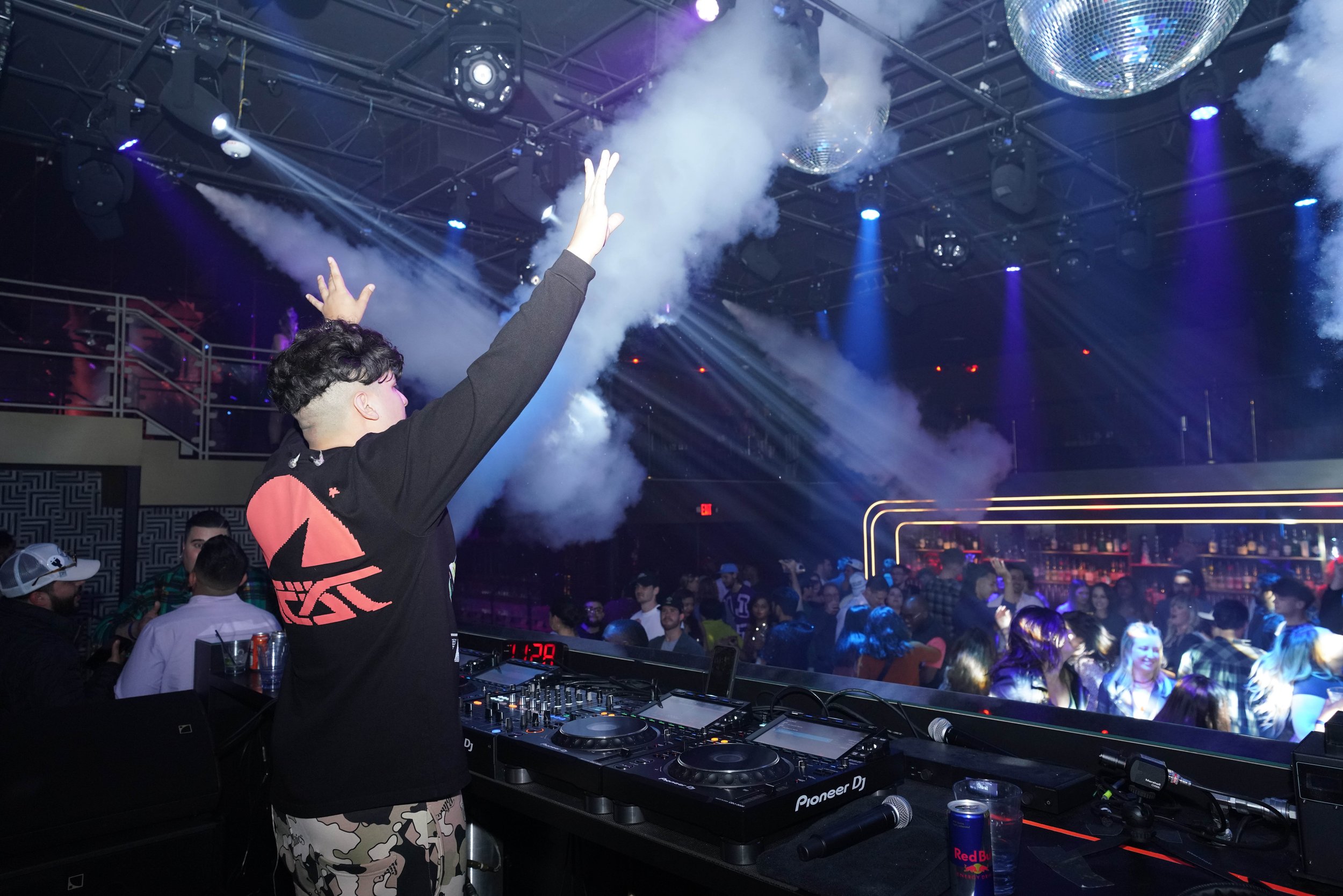 INTERNET FAMOUS DISCO CLUB SET