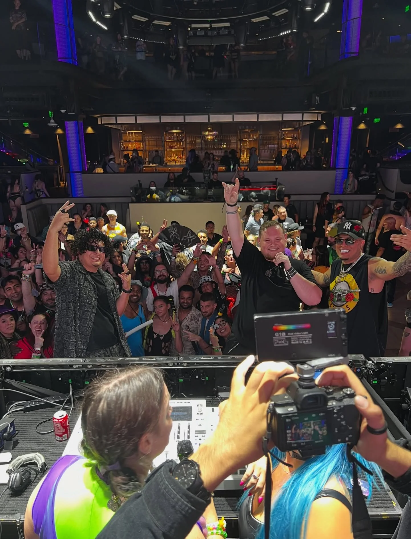 Booking Shows For the Spring &amp; Summer! Comment the word &ldquo;SHOW&rdquo; to find out if the crew &amp; myself are coming to a venue near you 🙌 Or if you have a suggestion comment where to perform!

#DJ #DanceMusic #HipHop #LatinMusic #EDM