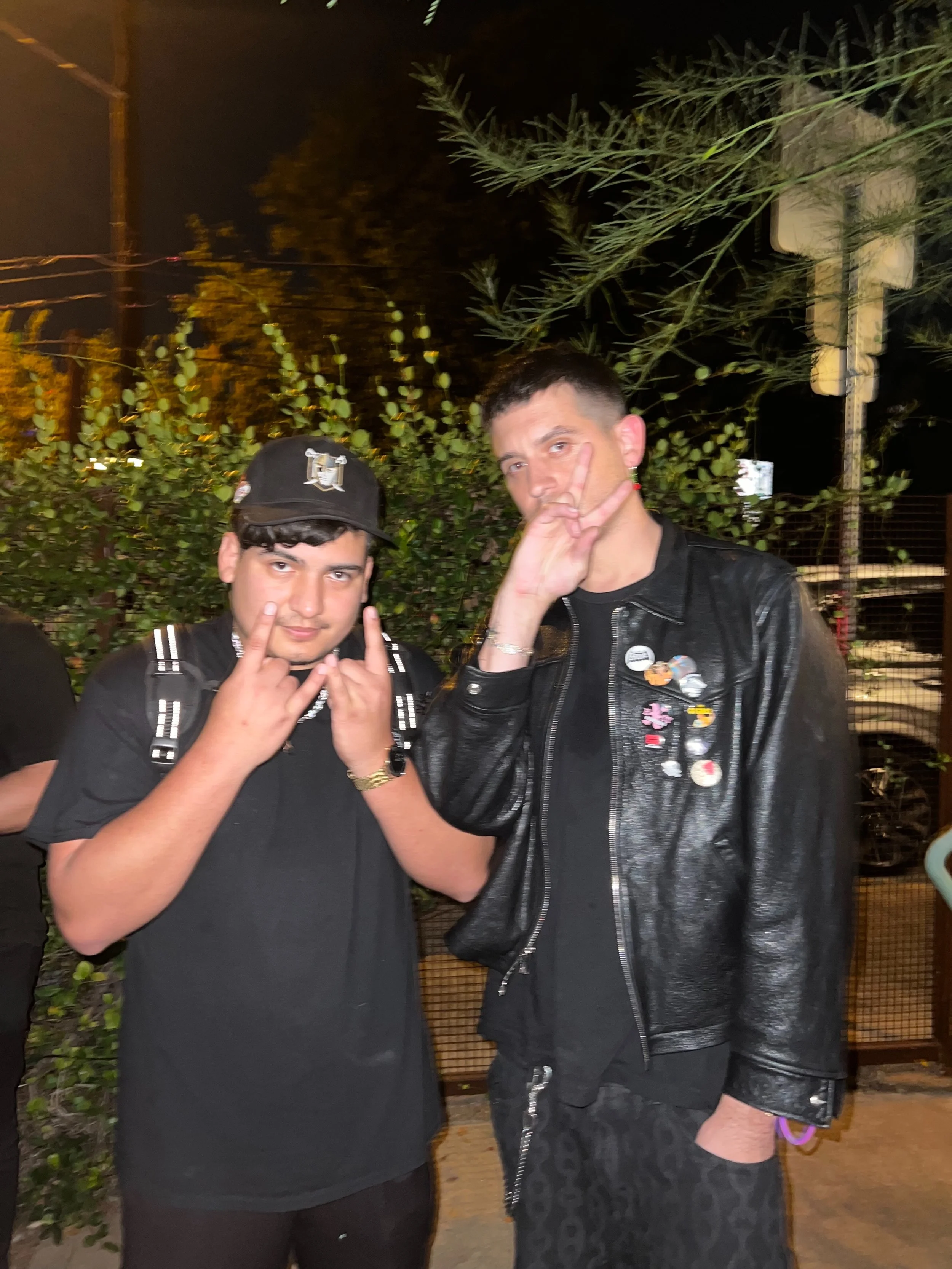 Throwback Thursday to an ACL Afterparty DJing a B2B warehouse set with @g_eazy and even got to share the stage with @zhu 👻 Spontaneous moments are undefeated 😎

#ᴛʙᴛ #throwbackthursday #Geazy #Zhu #ACL