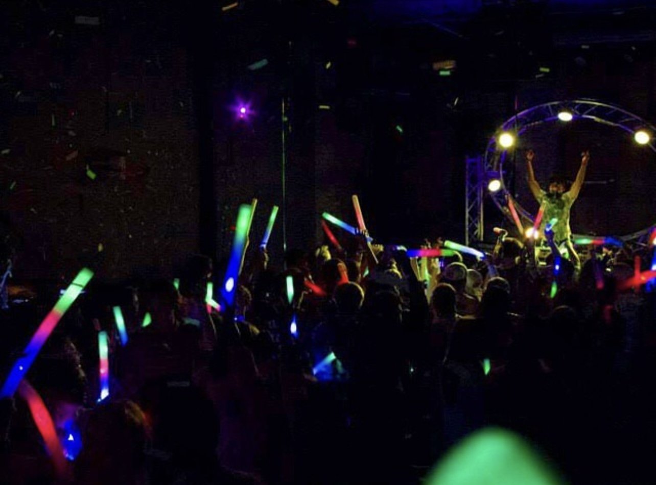 INTERNET FAMOUS EDM SHOW