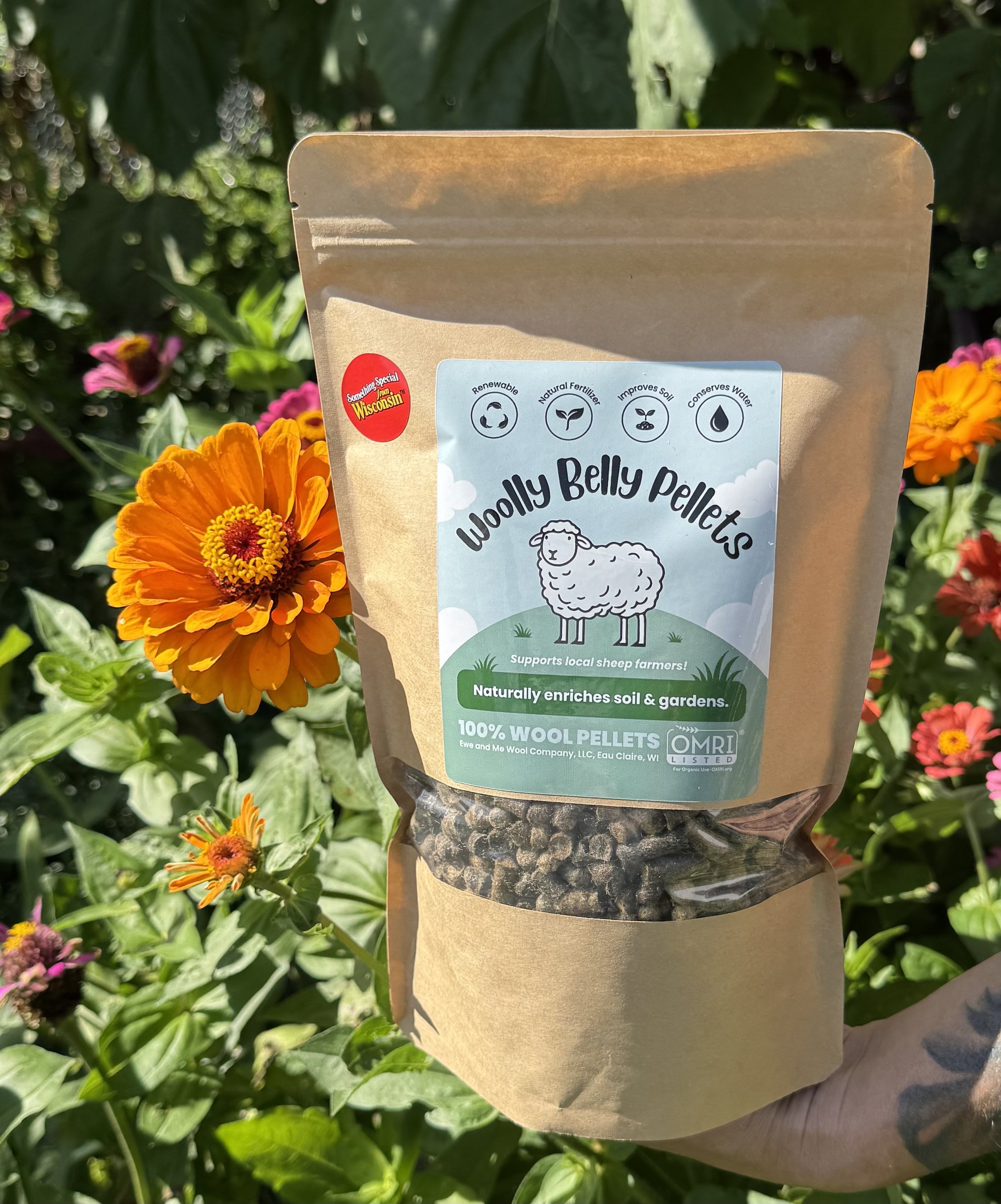 The best way to grow zinnias is with 100% wool pellets and Sheepy Shreds, 100% shredded mulch.  Flowers love the natural fertilizer. Find out more about wool pellets and Woolly Belly Pellets and growing flowers naturally on our website.