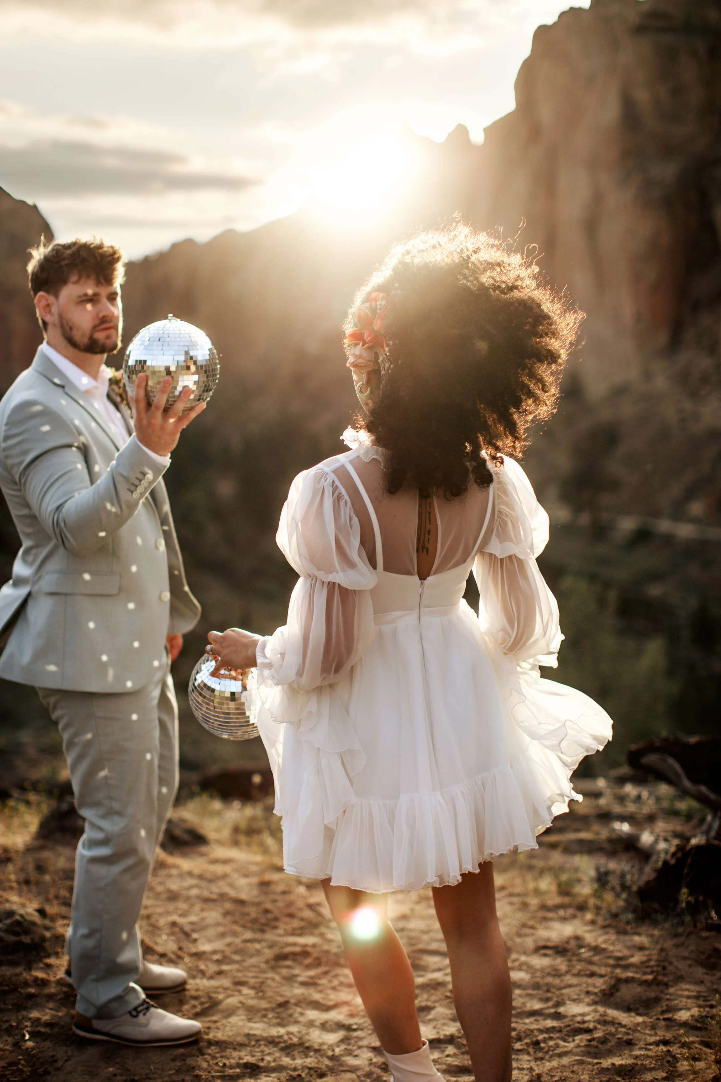elopement-photographer-smith-rock-state-park.jpg