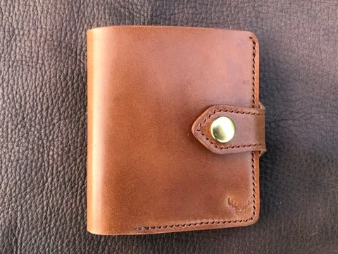 shell cordovan snap wallet