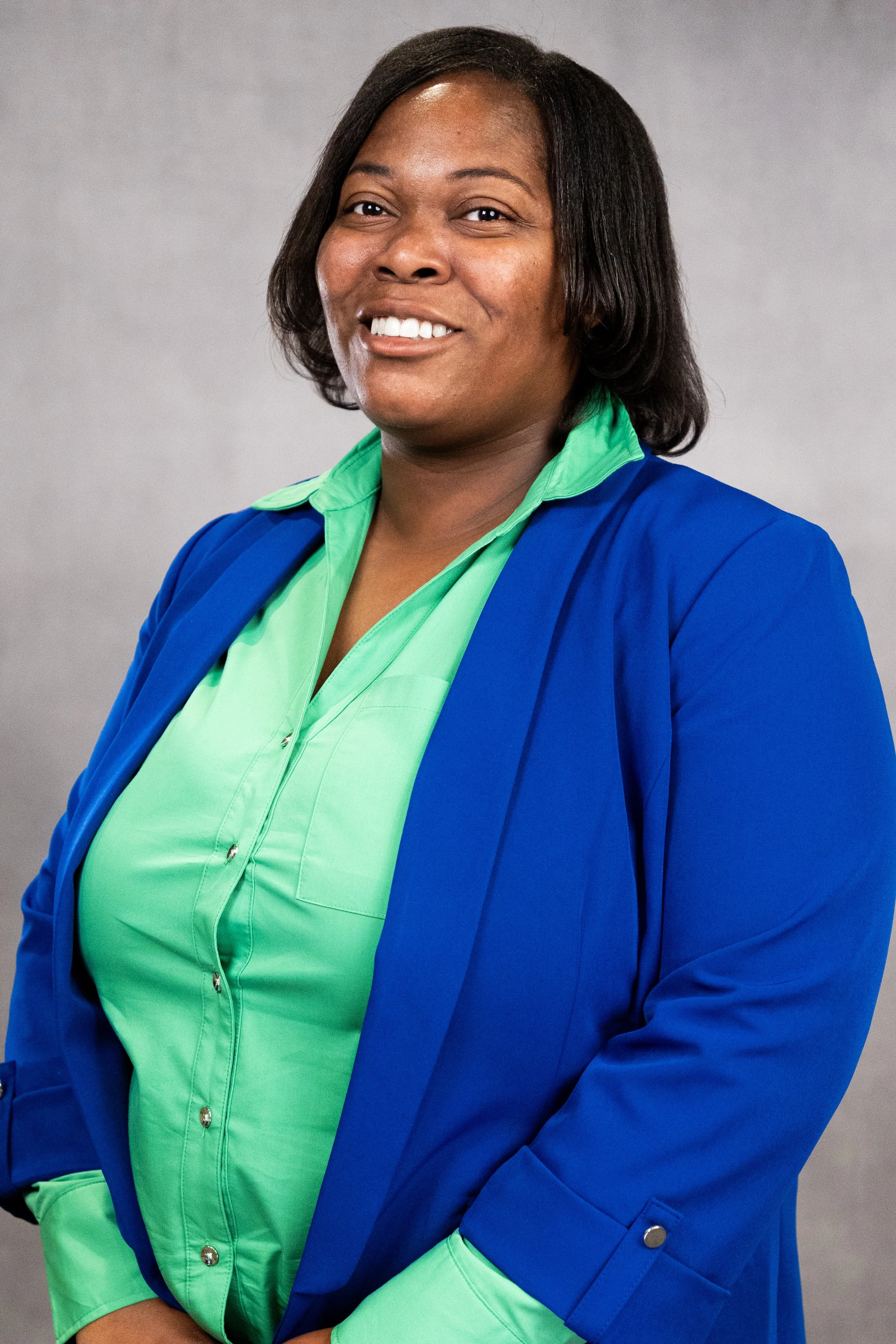 Donnetta Mays Headshot-3.jpg