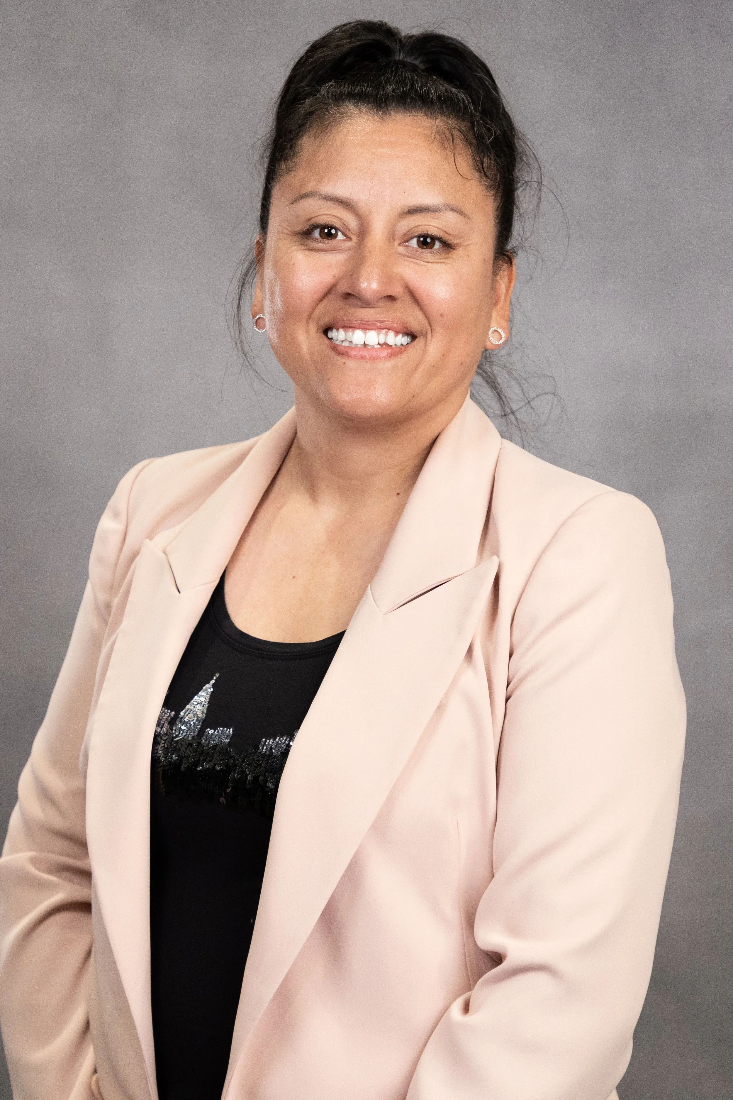 Nancy Lowe Headshot-6.jpg