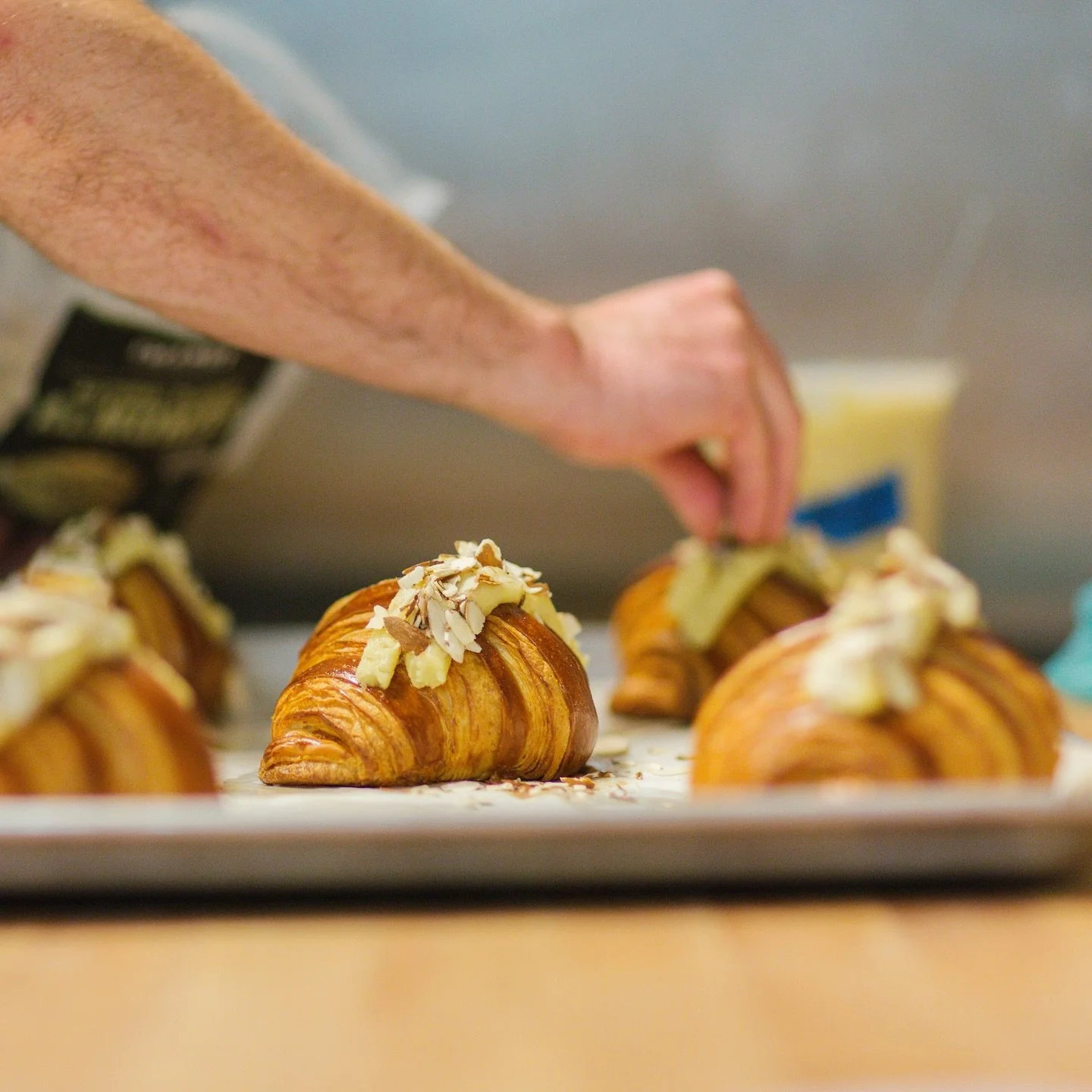 Happy November friends🍂 

New month means new menu!! 

Pecan Pie Croissant, Pumpkin Pie Croissant, Croissant Cinnamon Scroll, S&rsquo;mores Poptart, Twice baked Almond Croissant &amp; Butternut Squash Quiche🍂

#FallCroissant
#AutumnPastries
#Season
